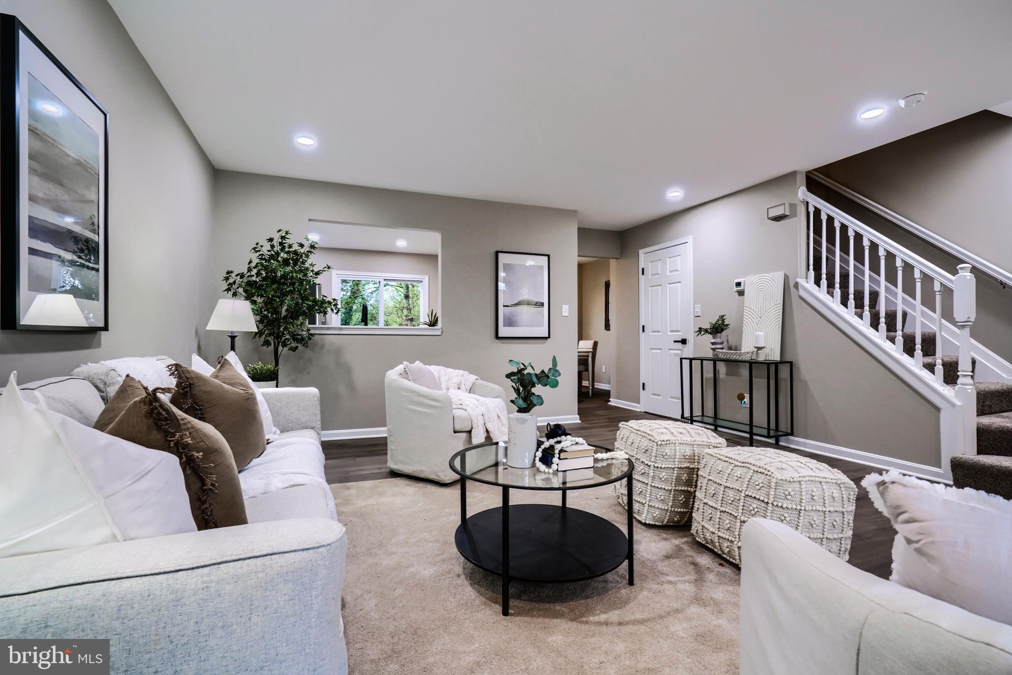 CONSTANT FRIENDSHIP - Residential