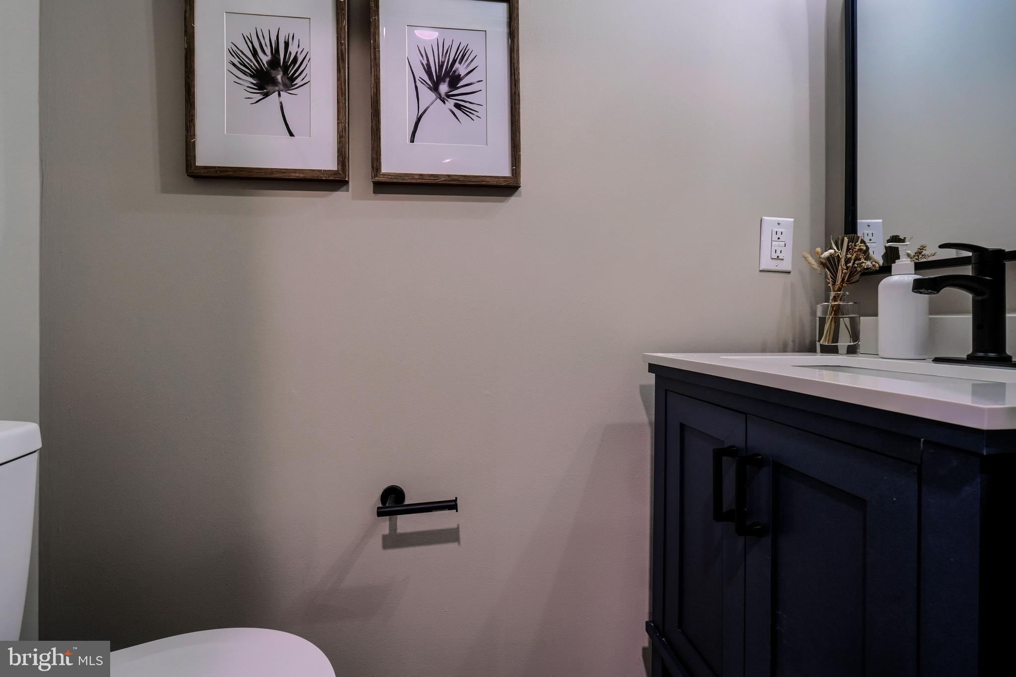 CONSTANT FRIENDSHIP - Residential