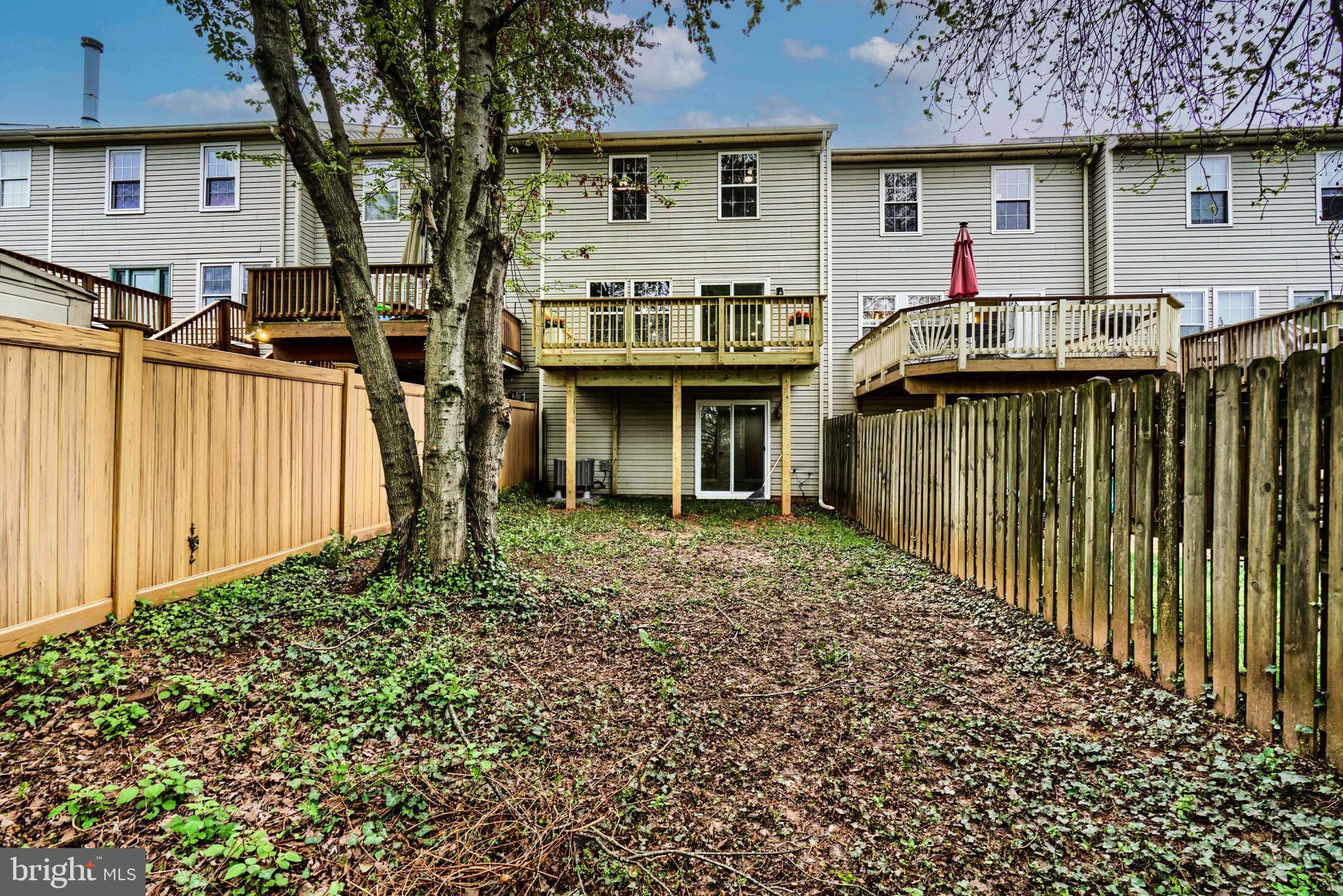 CONSTANT FRIENDSHIP - Residential