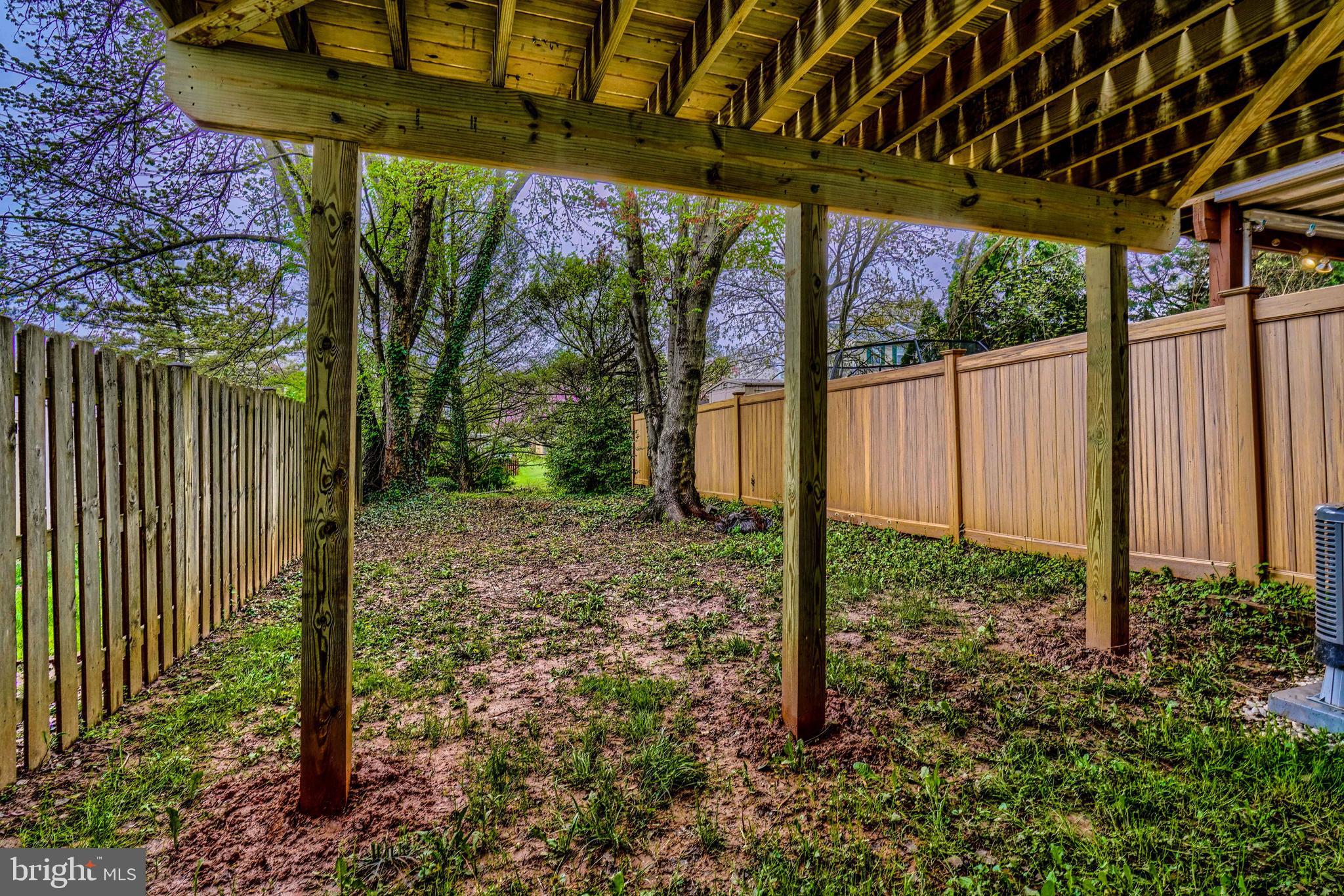 CONSTANT FRIENDSHIP - Residential