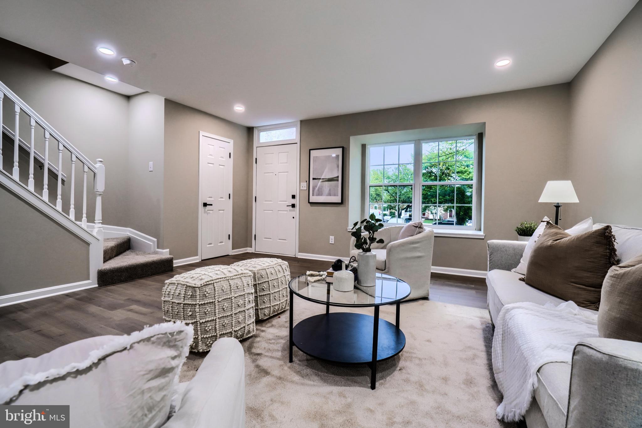 CONSTANT FRIENDSHIP - Residential