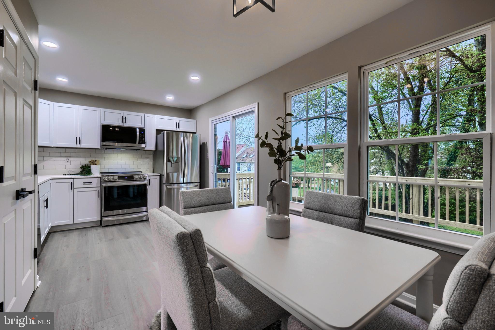 CONSTANT FRIENDSHIP - Residential