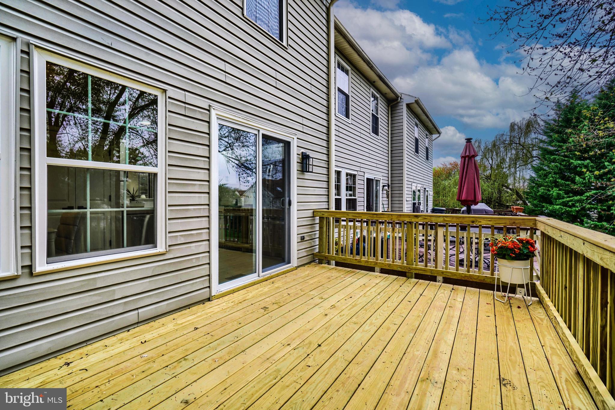 CONSTANT FRIENDSHIP - Residential