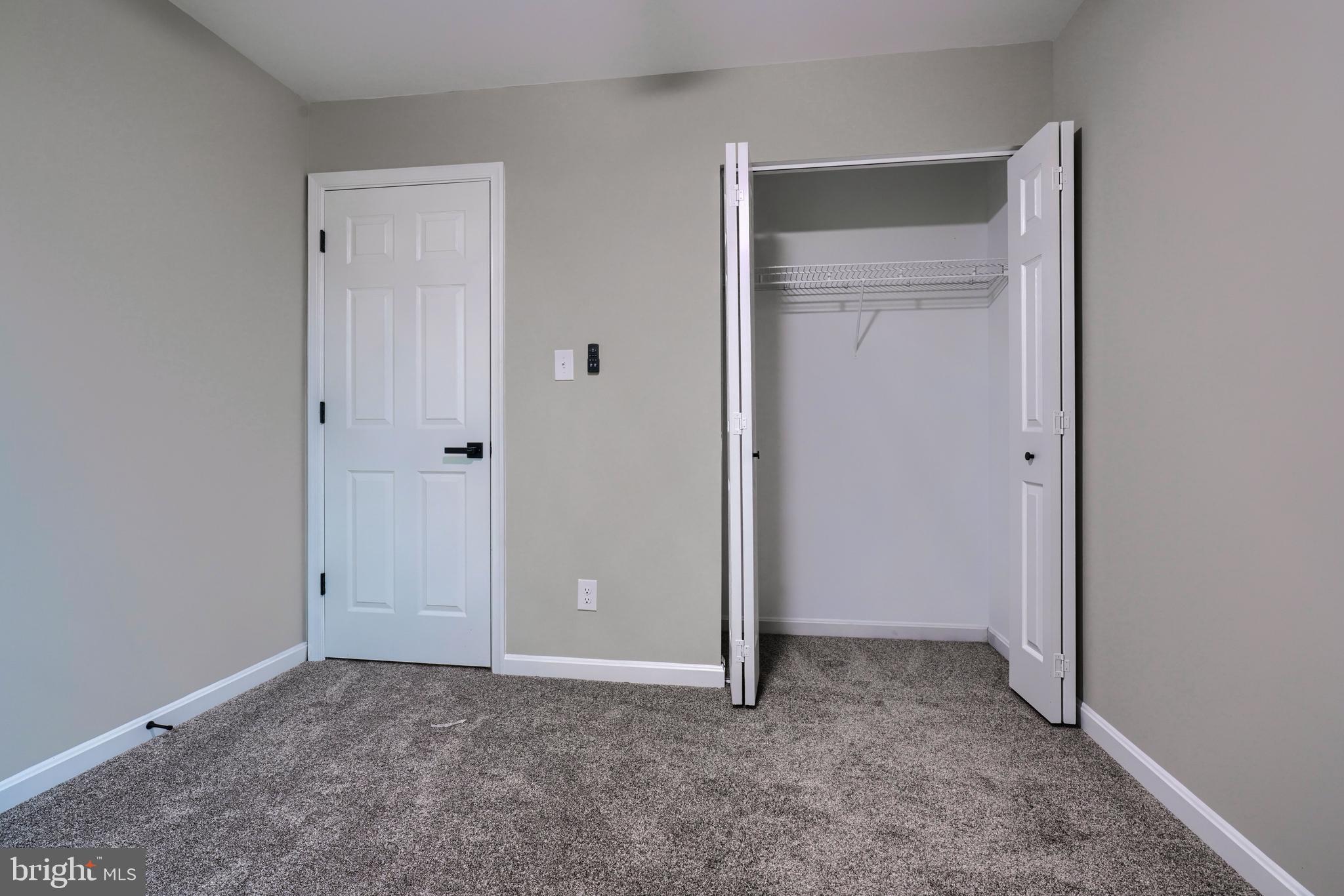 CONSTANT FRIENDSHIP - Residential