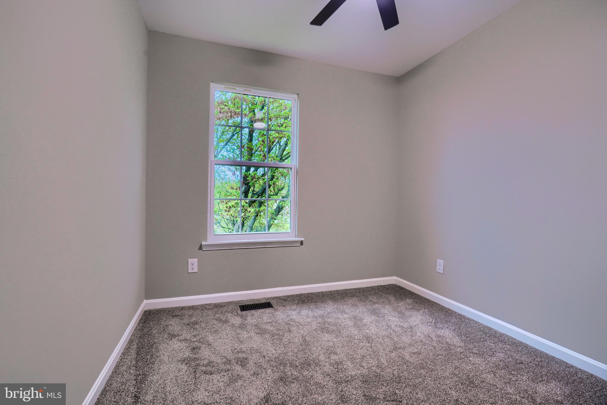 CONSTANT FRIENDSHIP - Residential