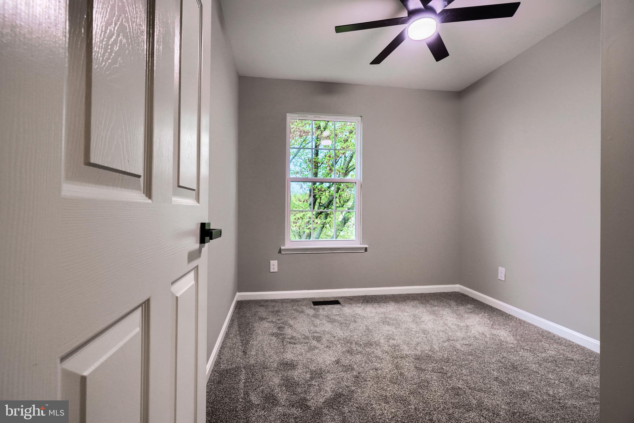 CONSTANT FRIENDSHIP - Residential