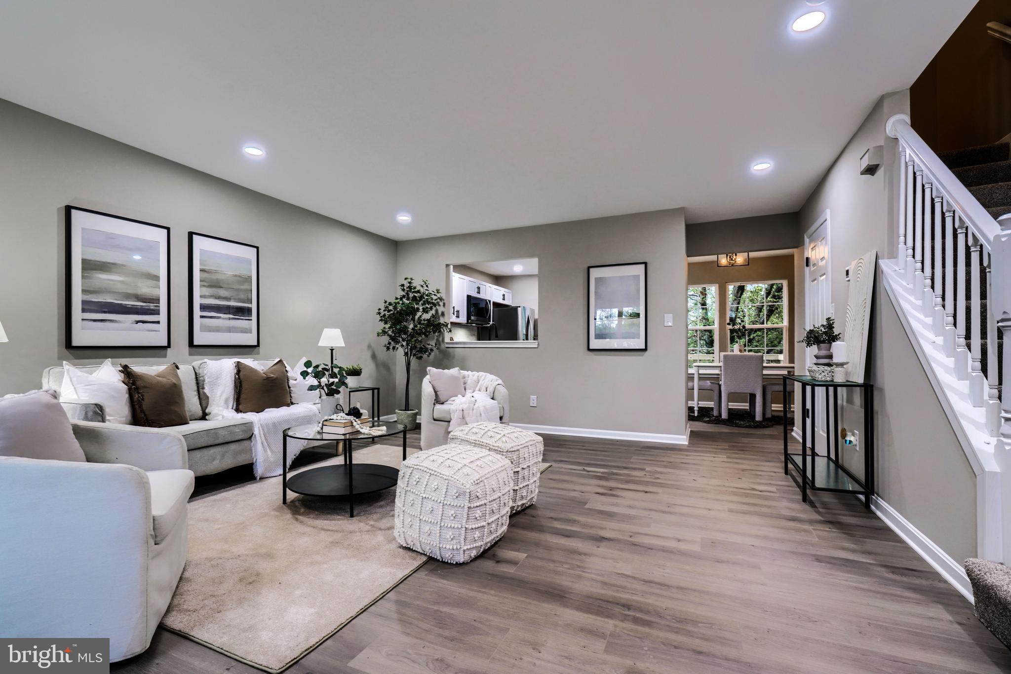 CONSTANT FRIENDSHIP - Residential