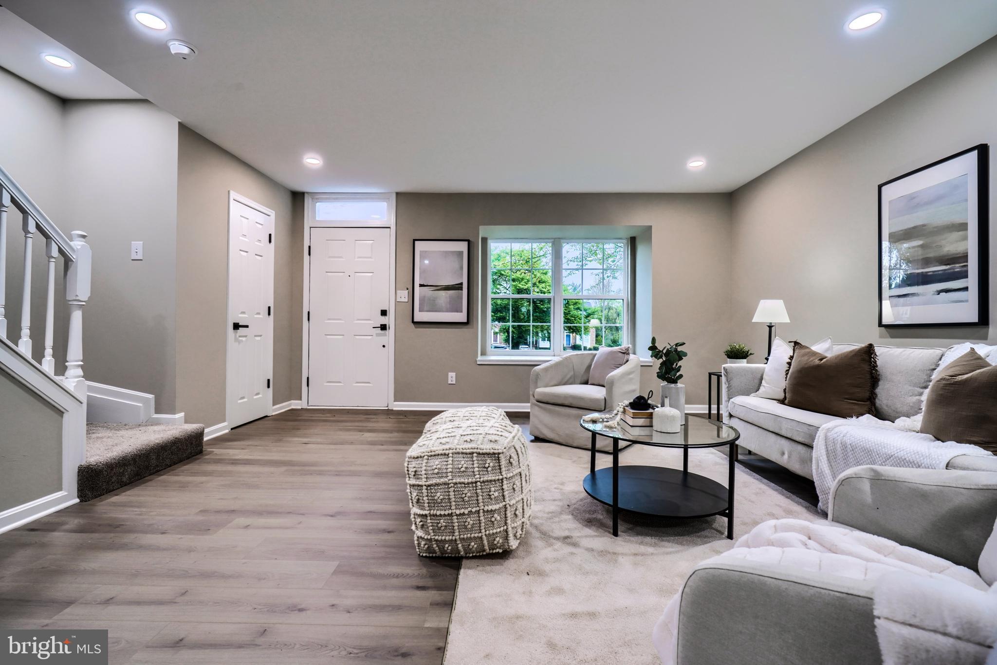 CONSTANT FRIENDSHIP - Residential