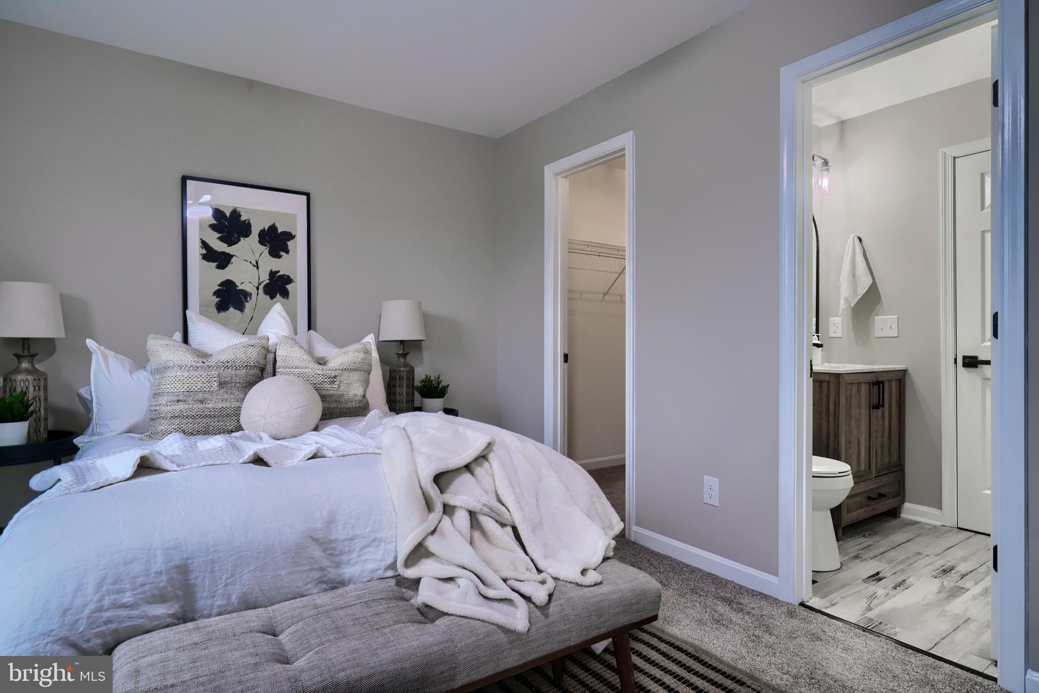 CONSTANT FRIENDSHIP - Residential