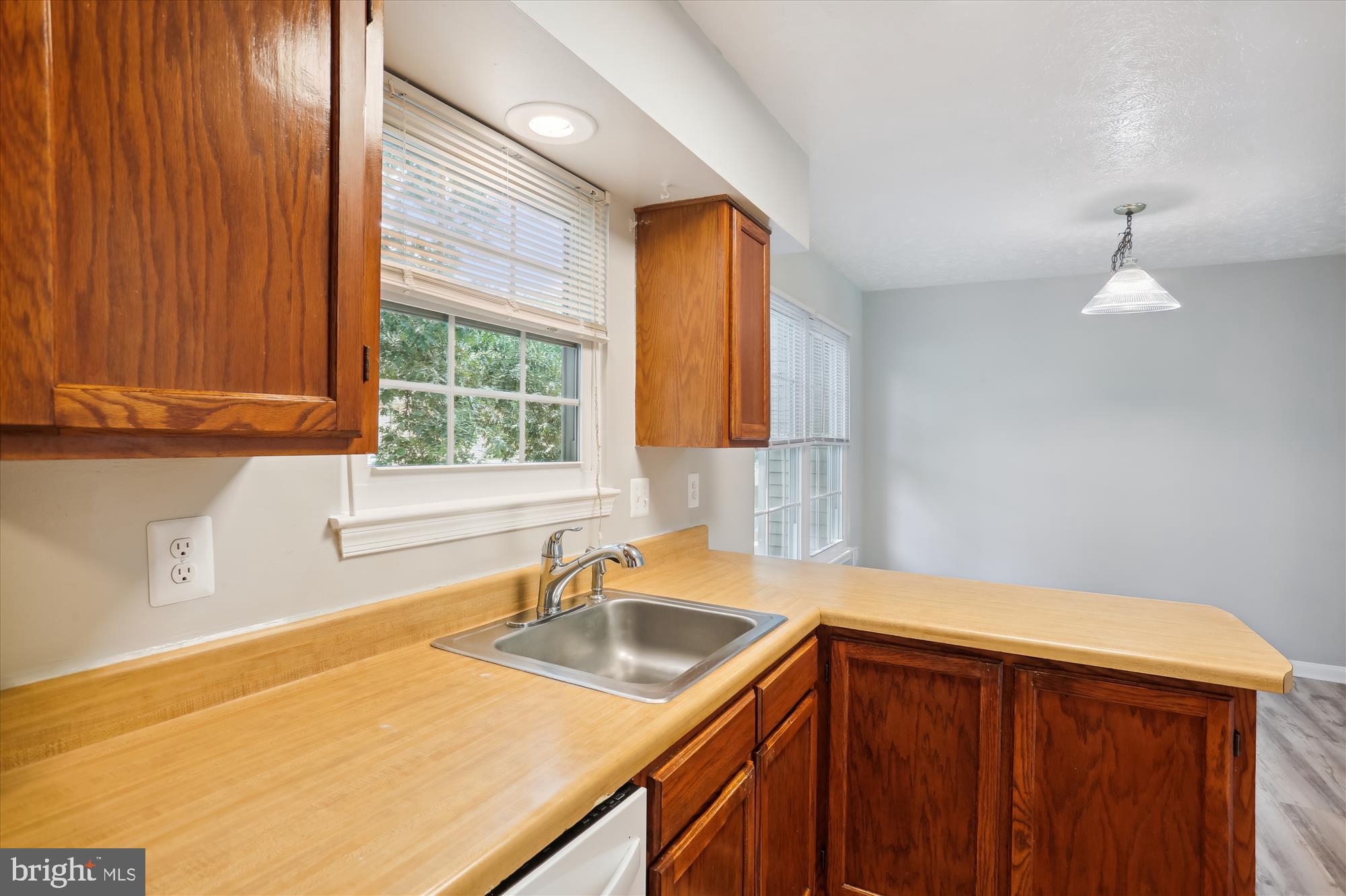 THE COLONY - Residential Lease