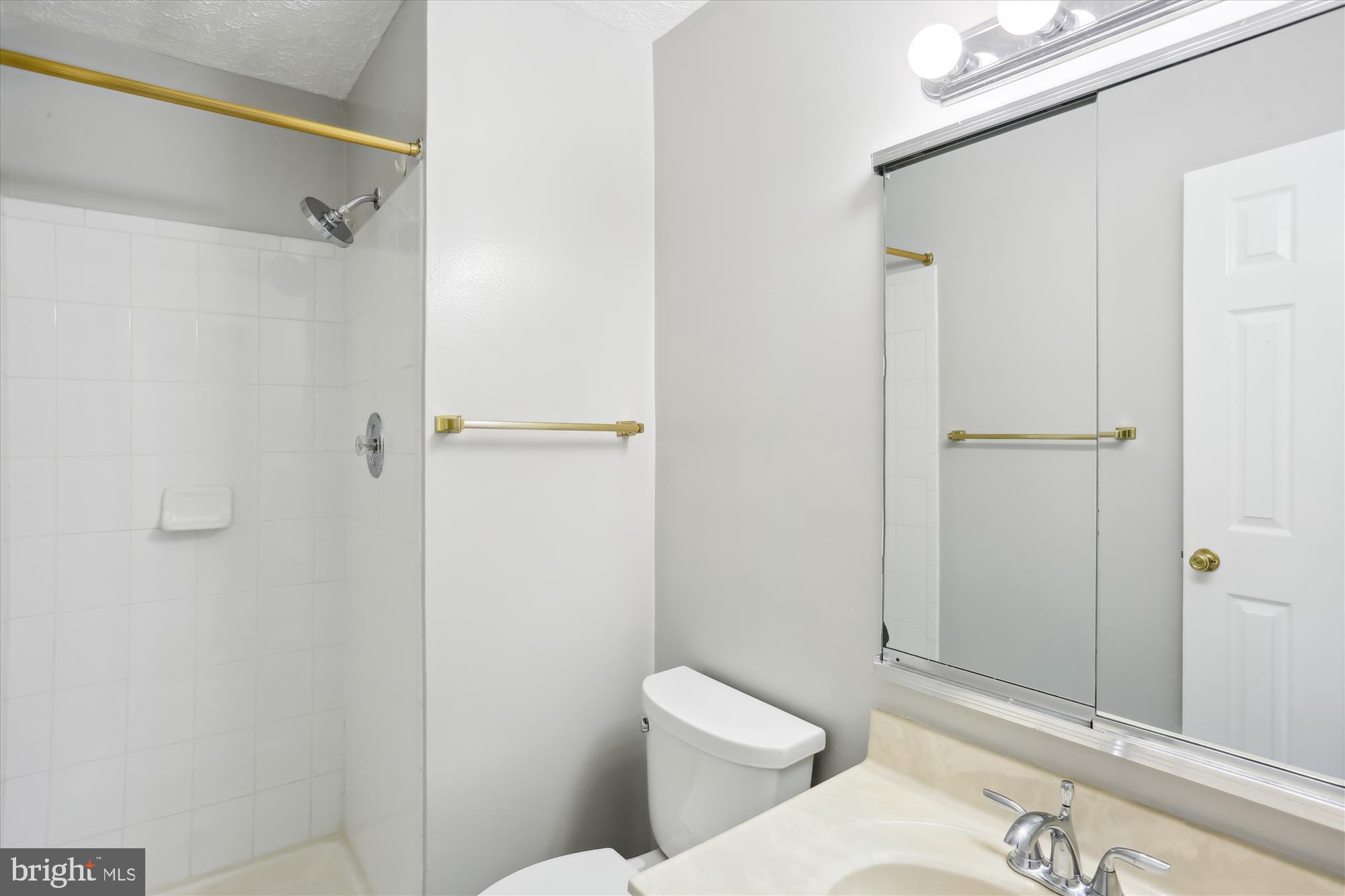 THE COLONY - Residential Lease