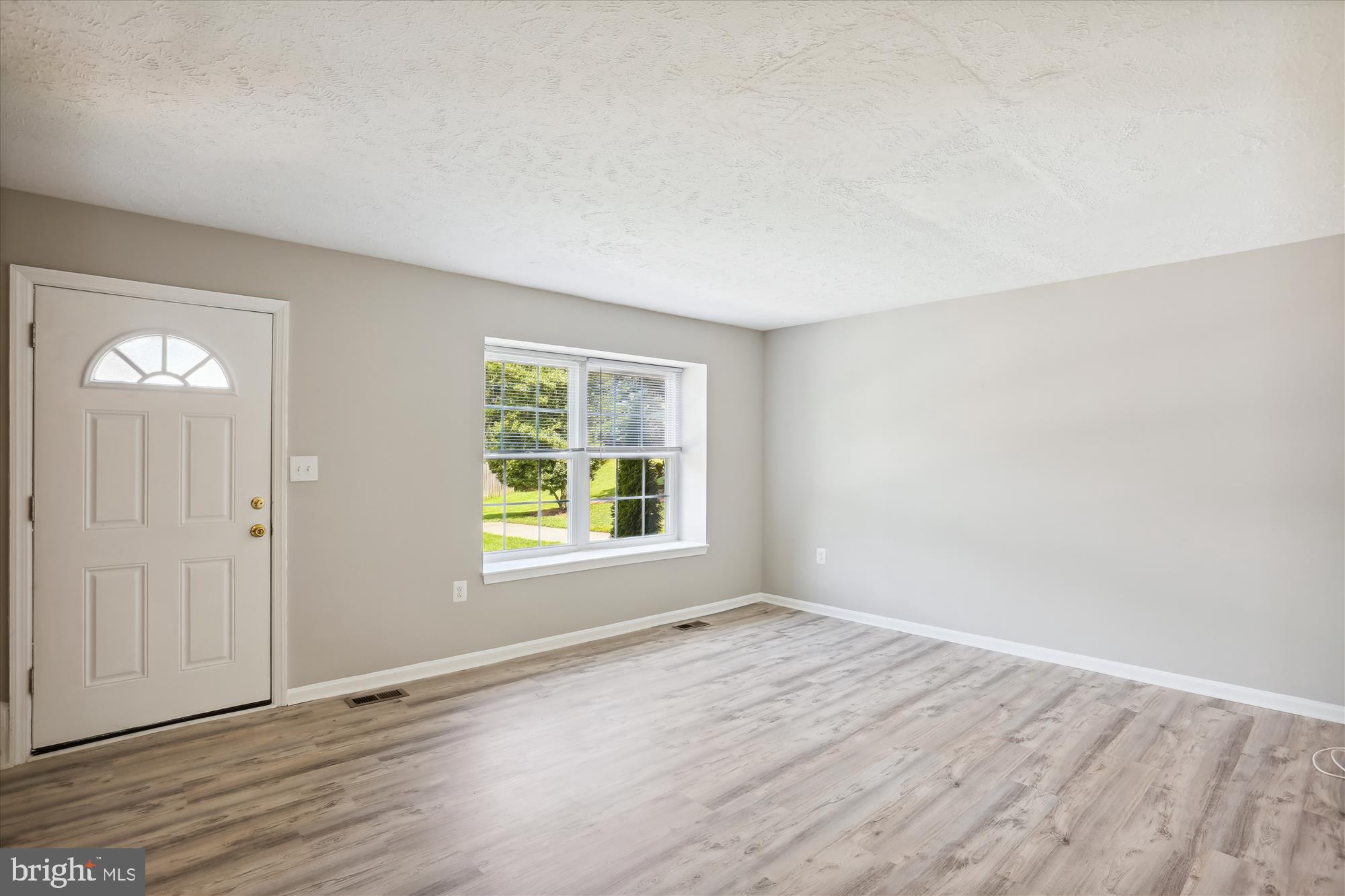 THE COLONY - Residential Lease