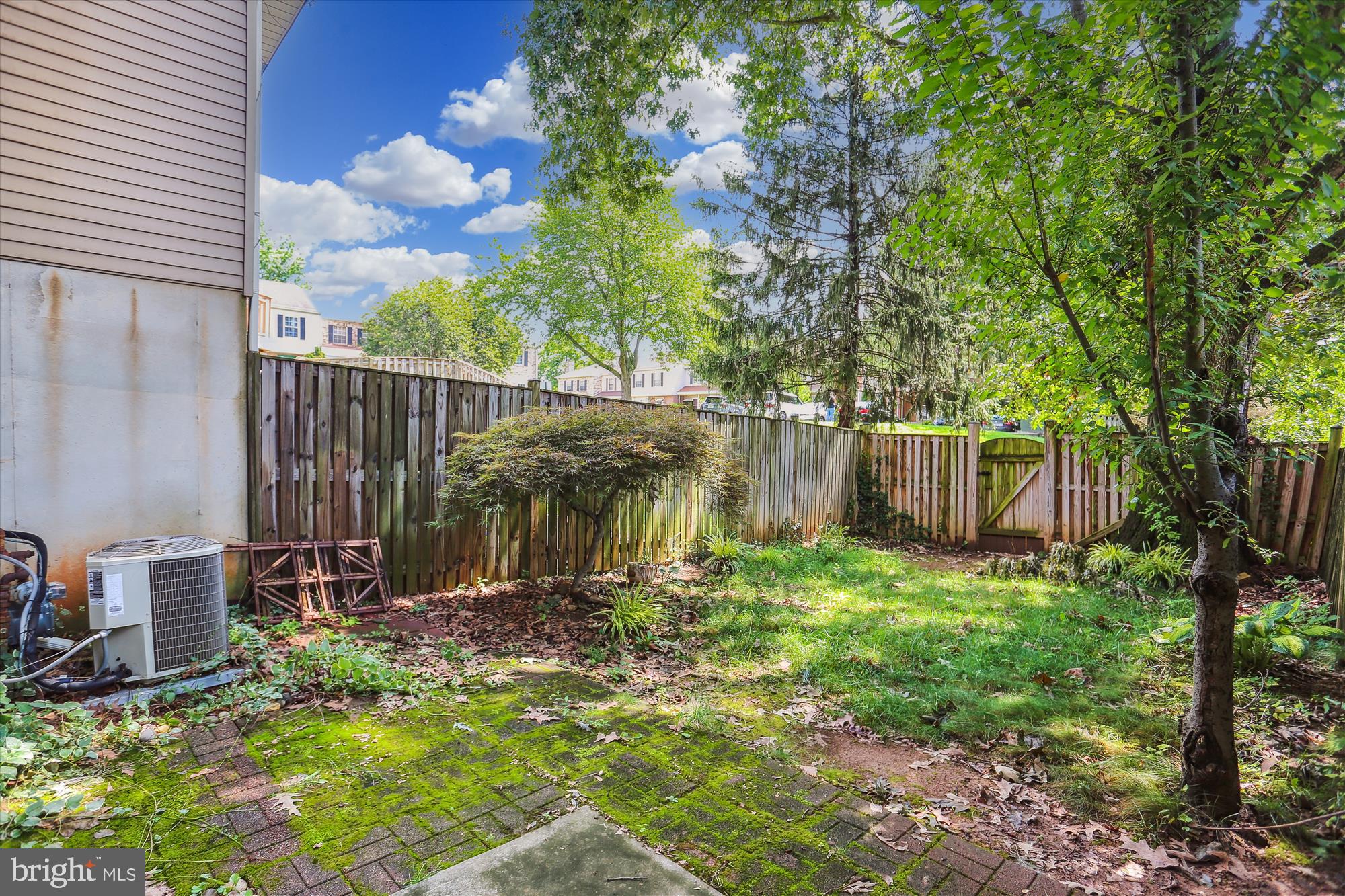 THE COLONY - Residential Lease