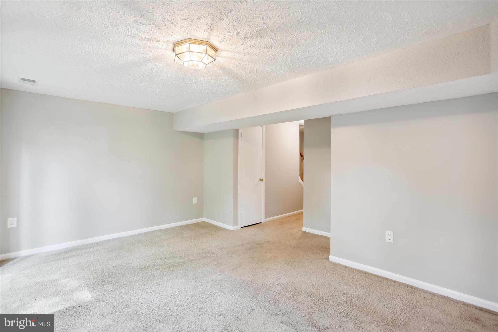 THE COLONY - Residential Lease