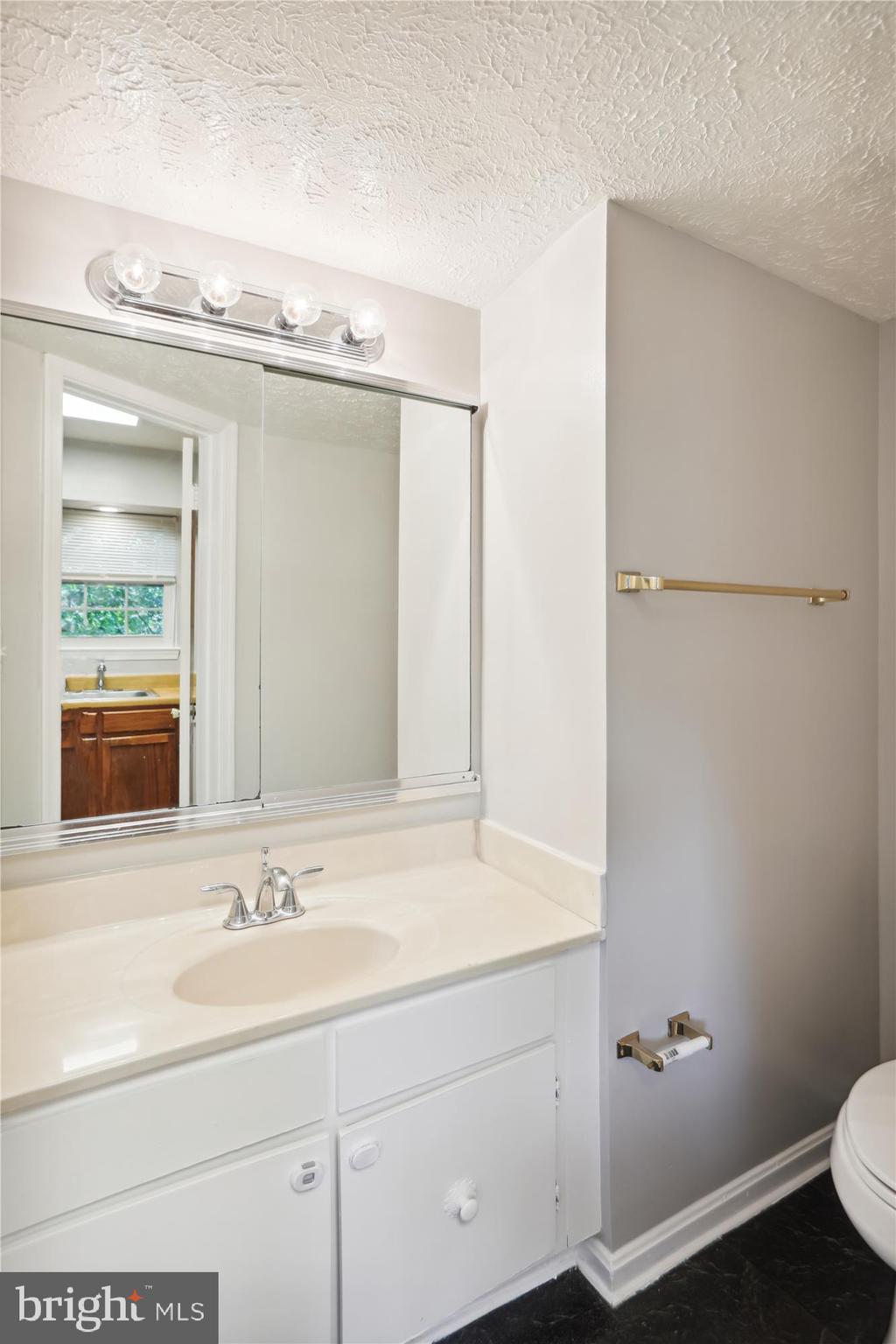 THE COLONY - Residential Lease