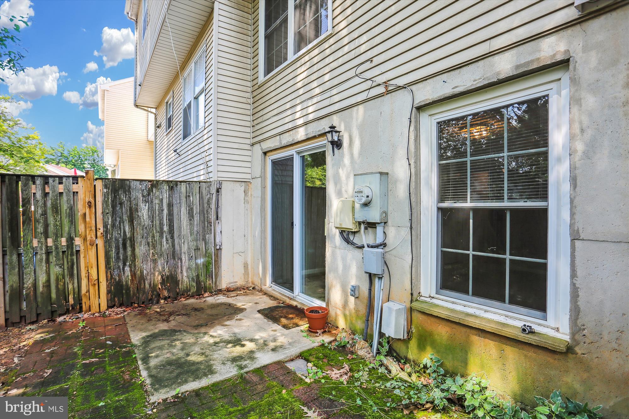 THE COLONY - Residential Lease