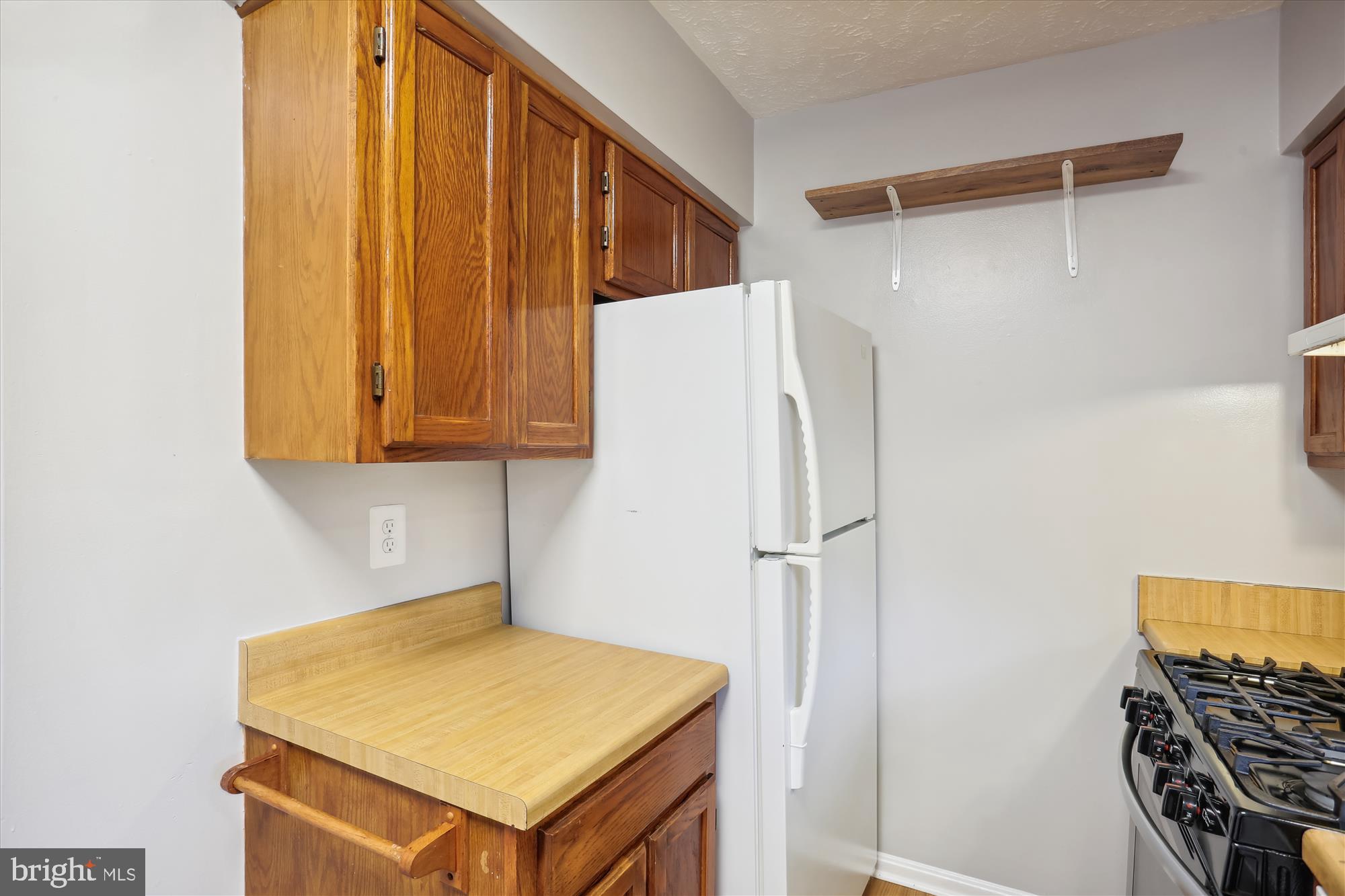 THE COLONY - Residential Lease