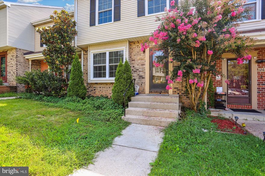 Great Location! Freshly painted!! Newer  Flooring Main Level!!! Fenced Yard-Privacy!! Walkout Lower level with Family Rm & Full Bath!! Located less than 5 minutes to I-270 North or South!!! MARC train 10 minute walk!! Shopping within 2 blocks!! Truly a gem of a house to live in. Owner will consider 1 year lease, up to 4 year lease. Newer Windows and Newer furnace make for lower utility bills. Vacant-Just For You! UP TO TWO PETS ALLOWED, NO MORE THAN 25LBS EACH-$250 ADDITIONAL PET DEPOSIT/CASE BY CASE BASIS.    Application directions in Listing Documents-Written application only...NO ONLINE APPLICATIONS ACCEPTED