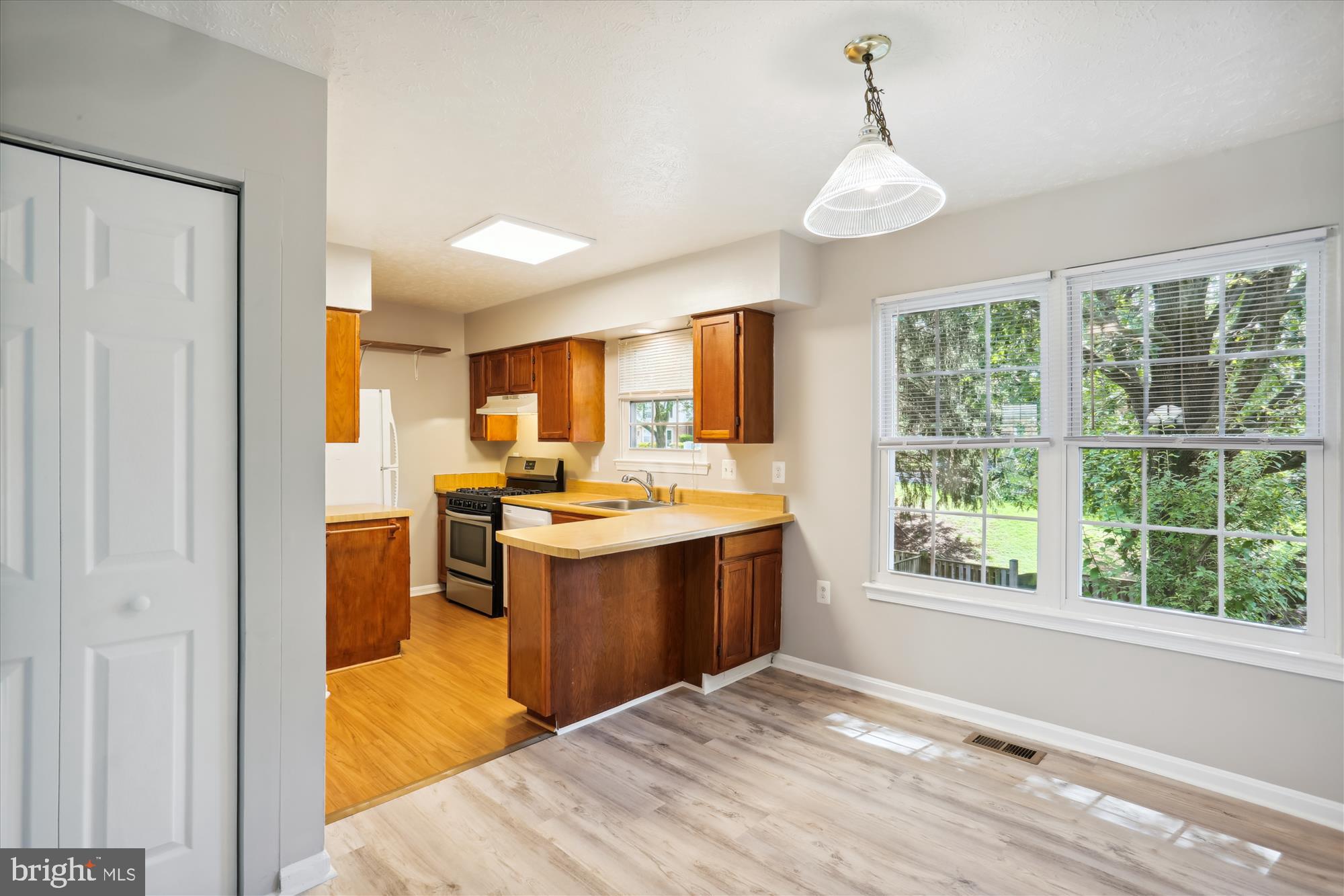 THE COLONY - Residential Lease