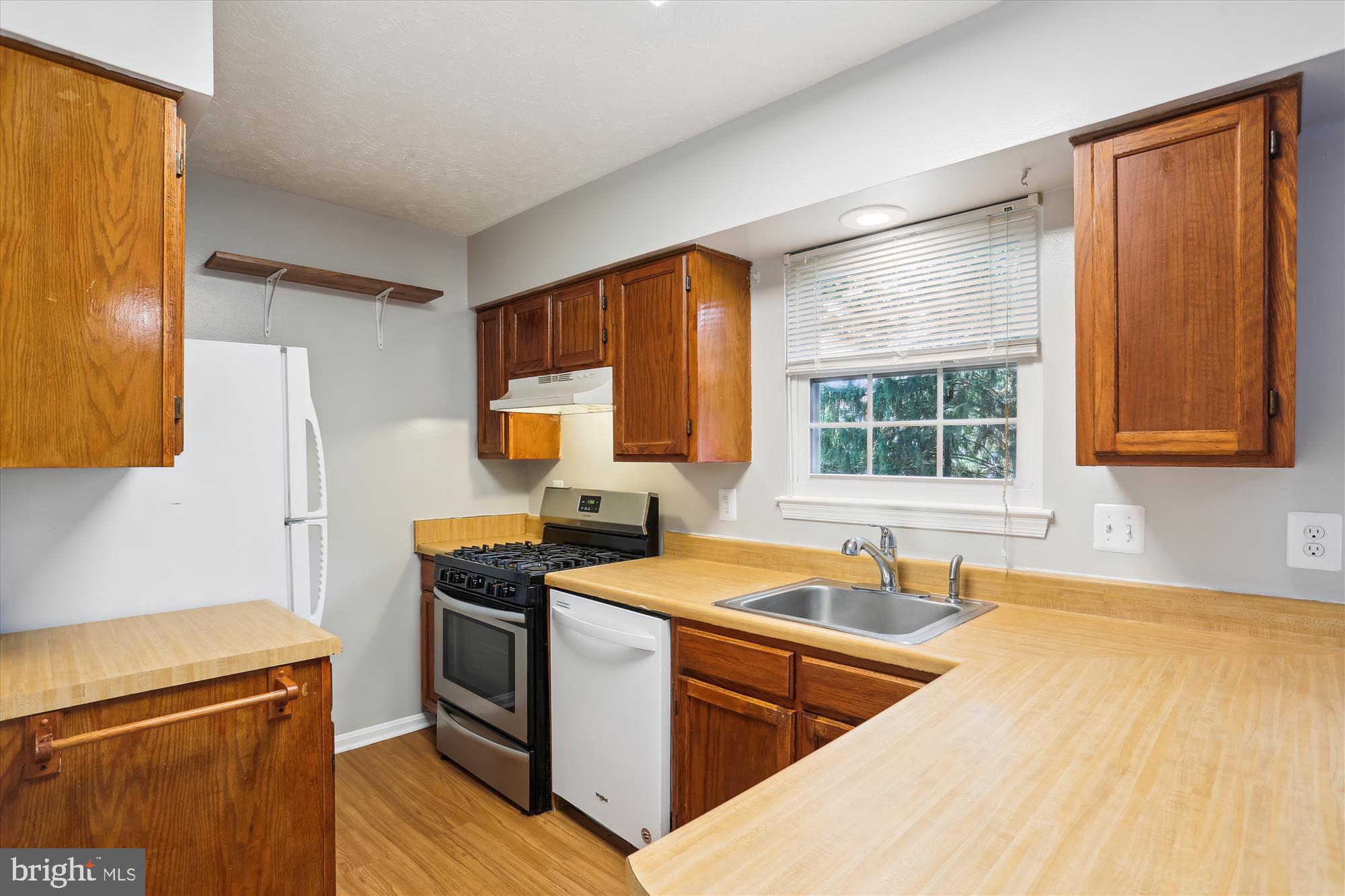 THE COLONY - Residential Lease