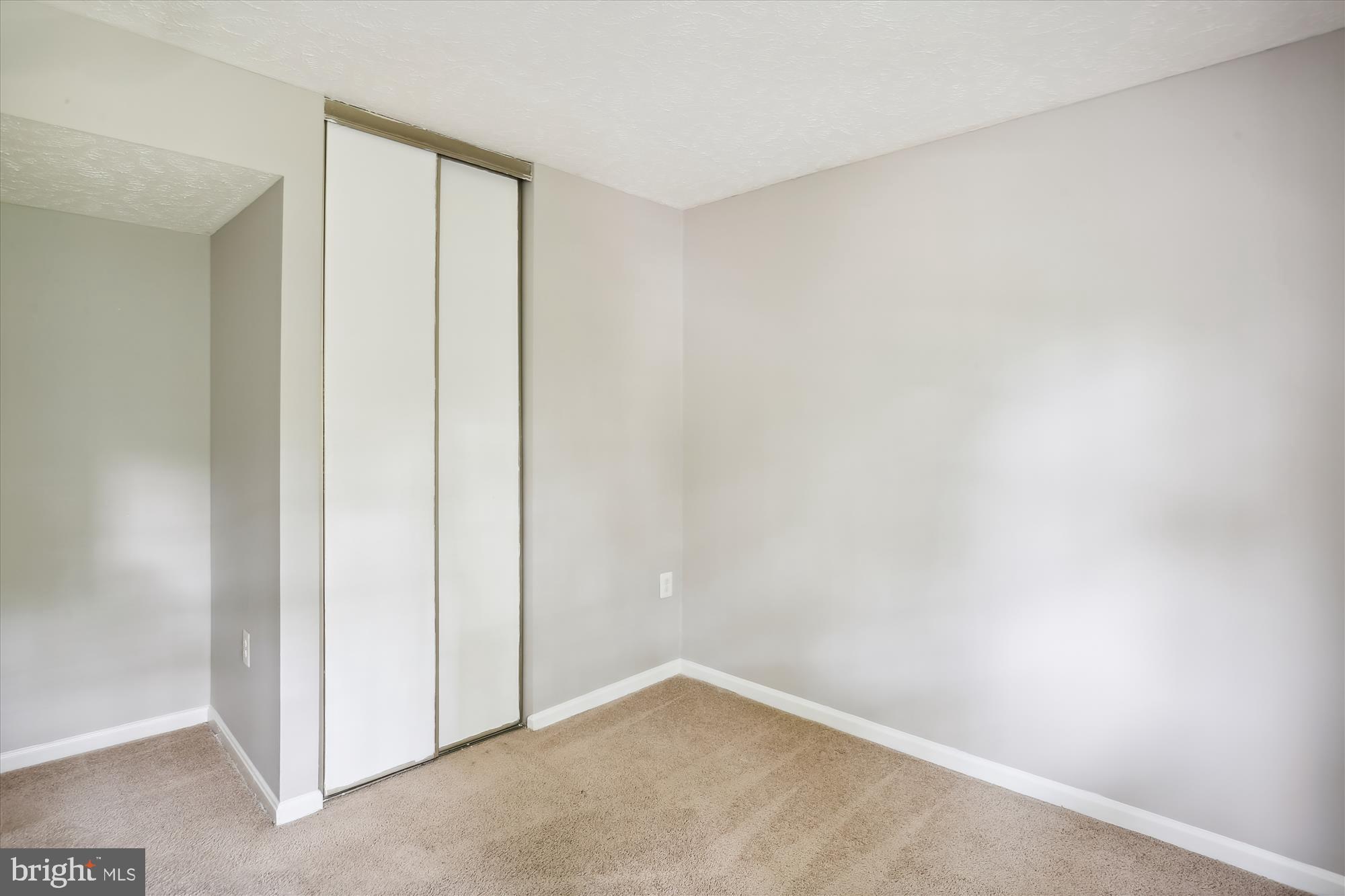 THE COLONY - Residential Lease