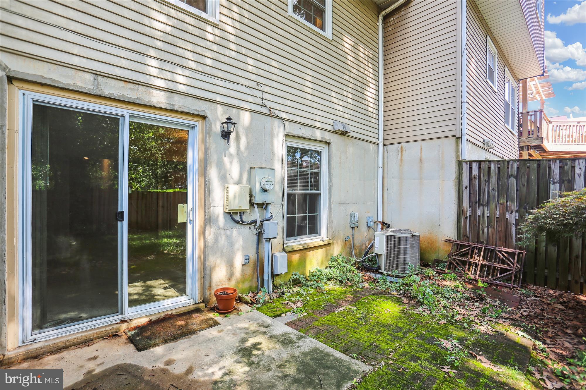 THE COLONY - Residential Lease