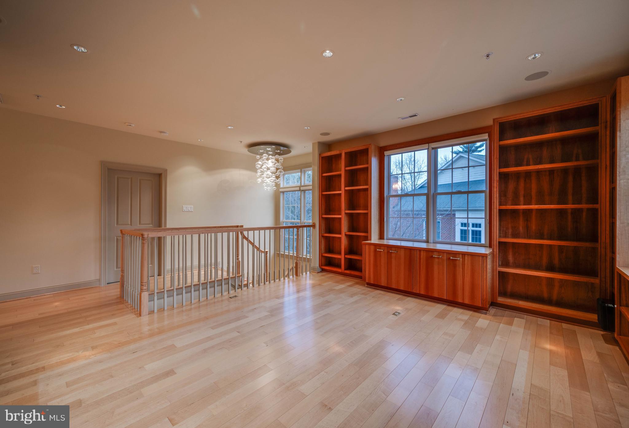 CLOISTERS AT CHARLES III - Residential