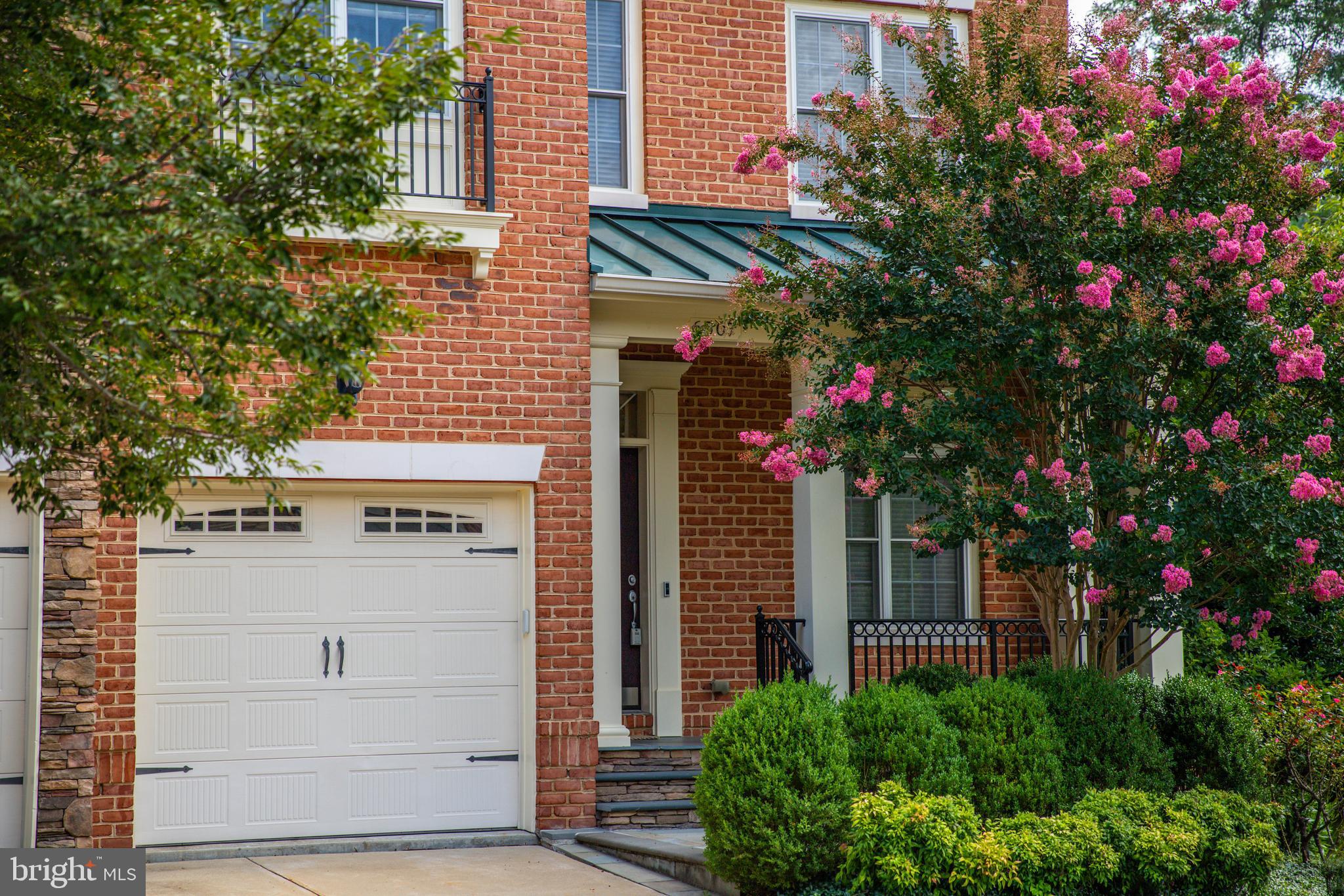 CLOISTERS AT CHARLES III - Residential