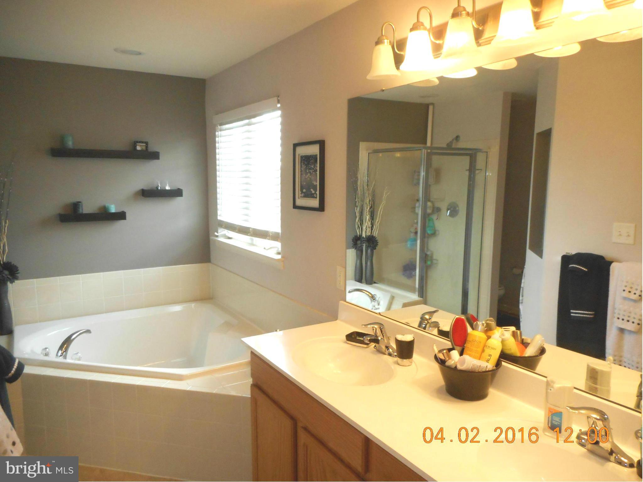 LAKELAND PLACE - Residential