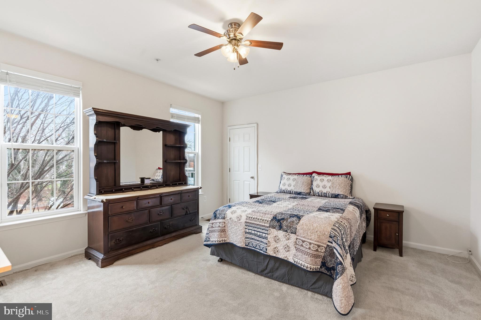 LEE SQUARE - Residential