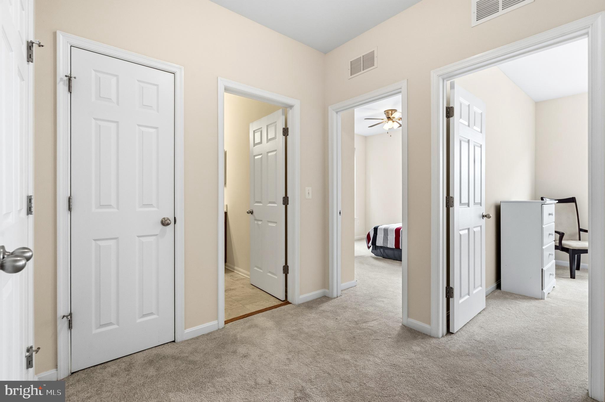 LEE SQUARE - Residential