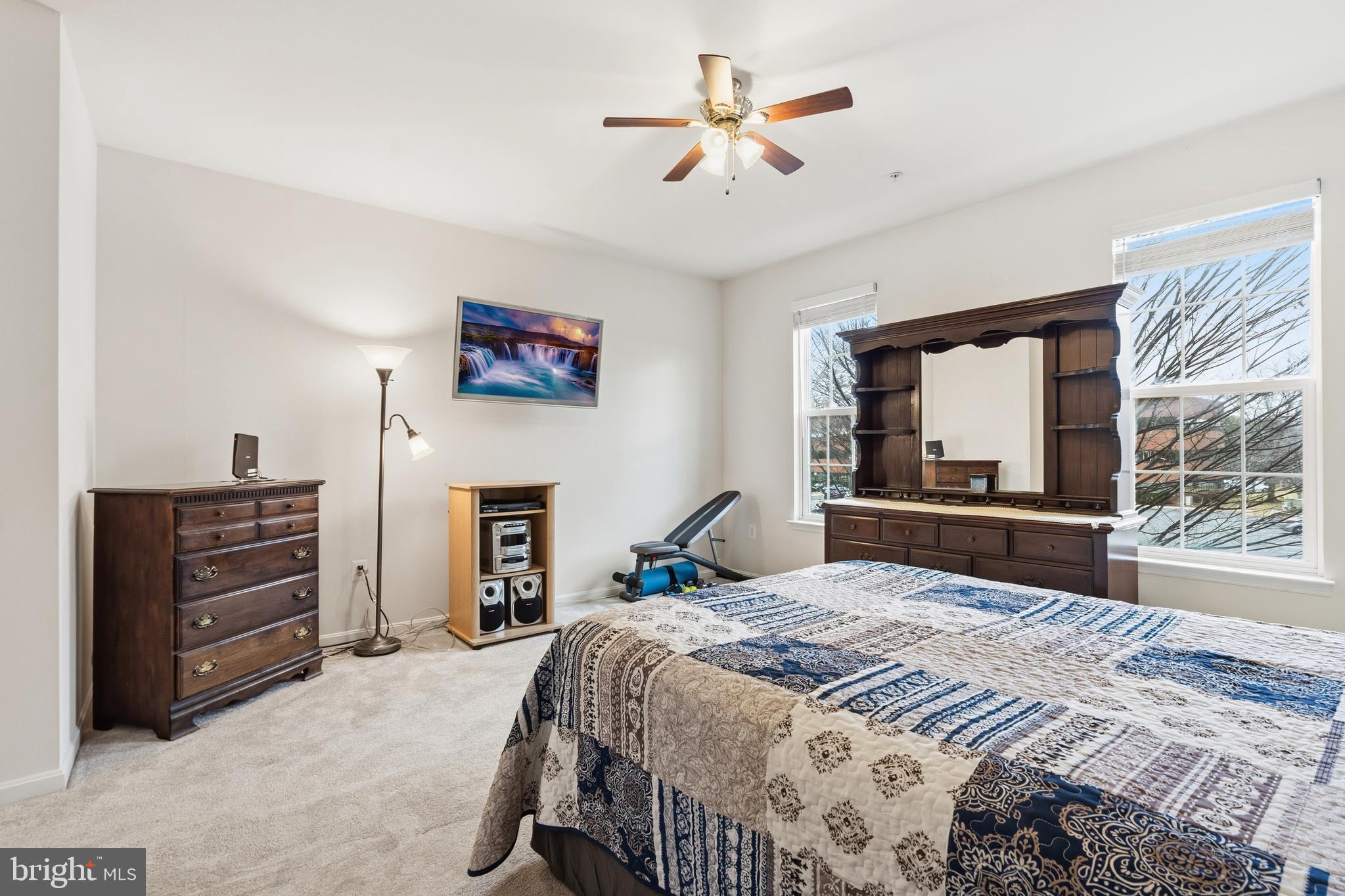 LEE SQUARE - Residential