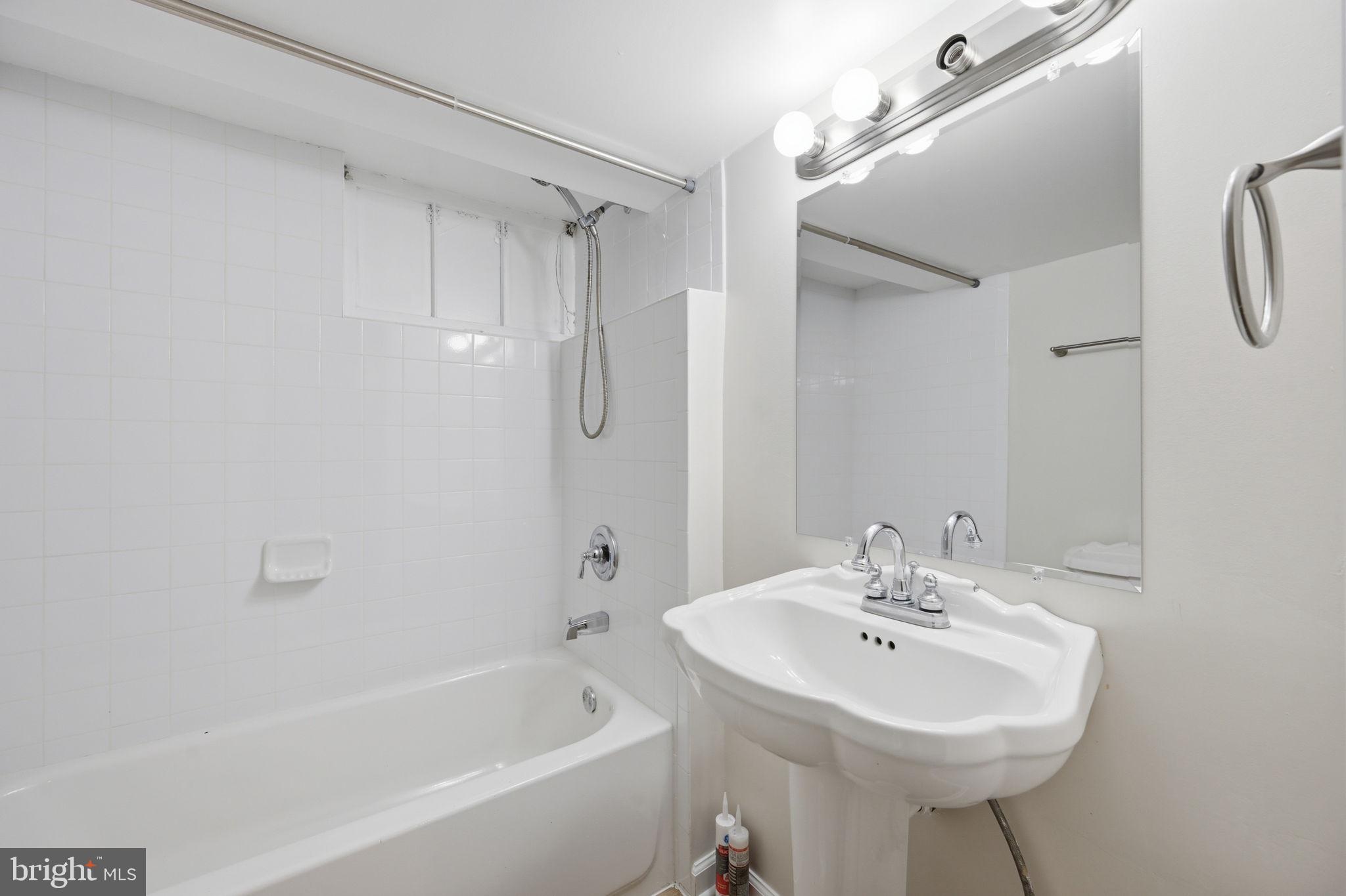 AIRAGE VILLAGE - Residential