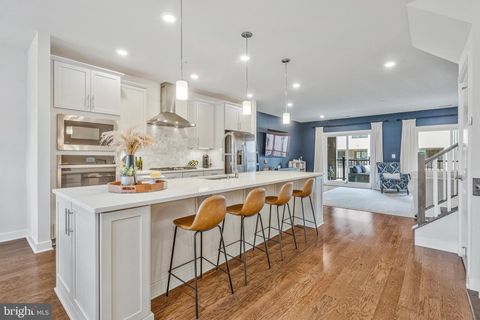 13240 LAKE WOODLAND WAY 5F HERNDON VA 20171