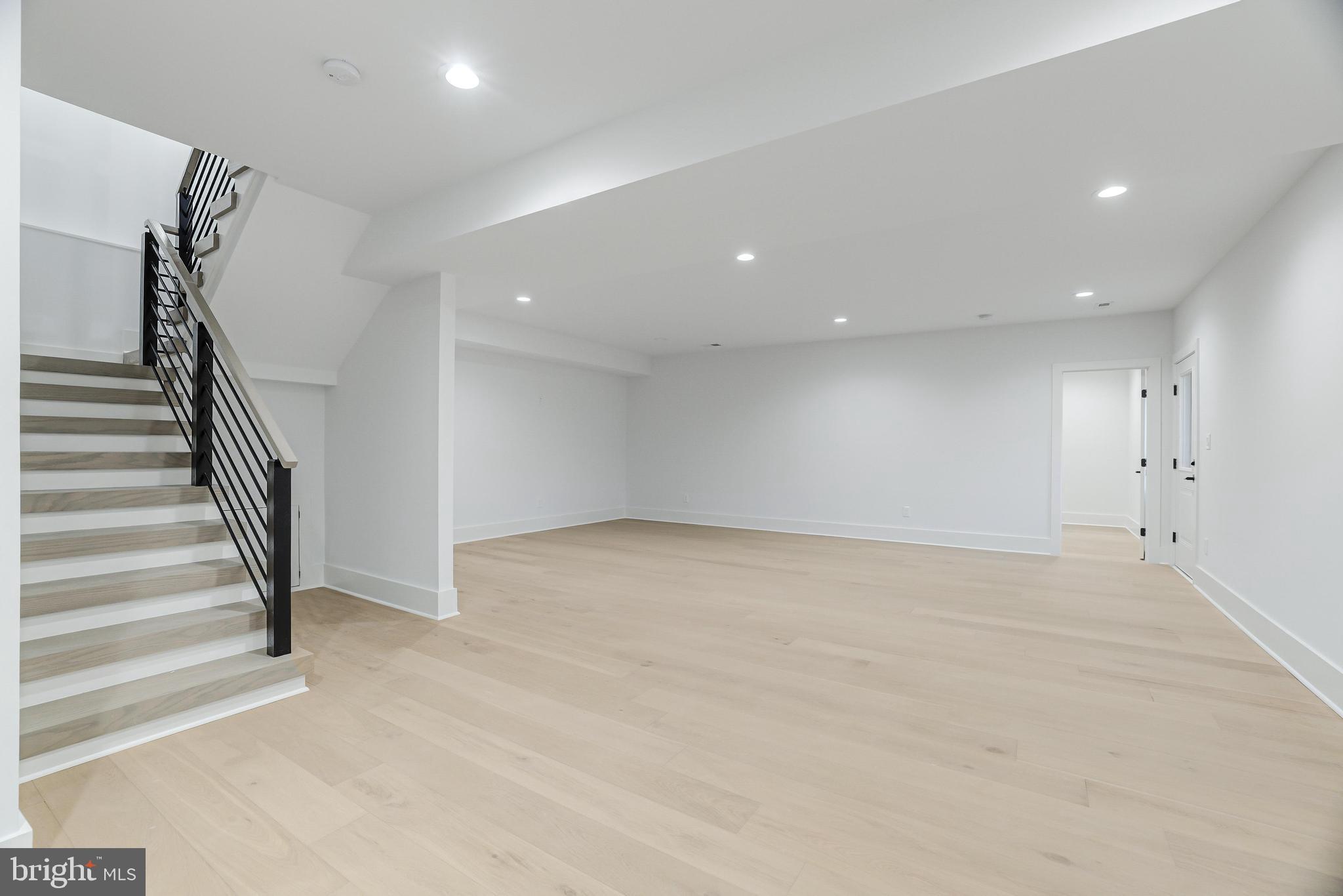 COURTLAND PARK - Residential