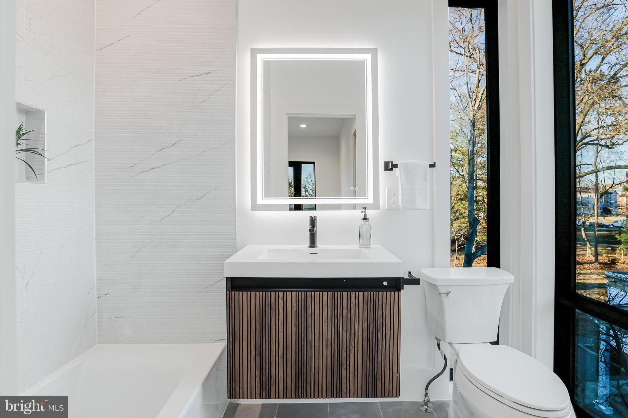 COURTLAND PARK - Residential