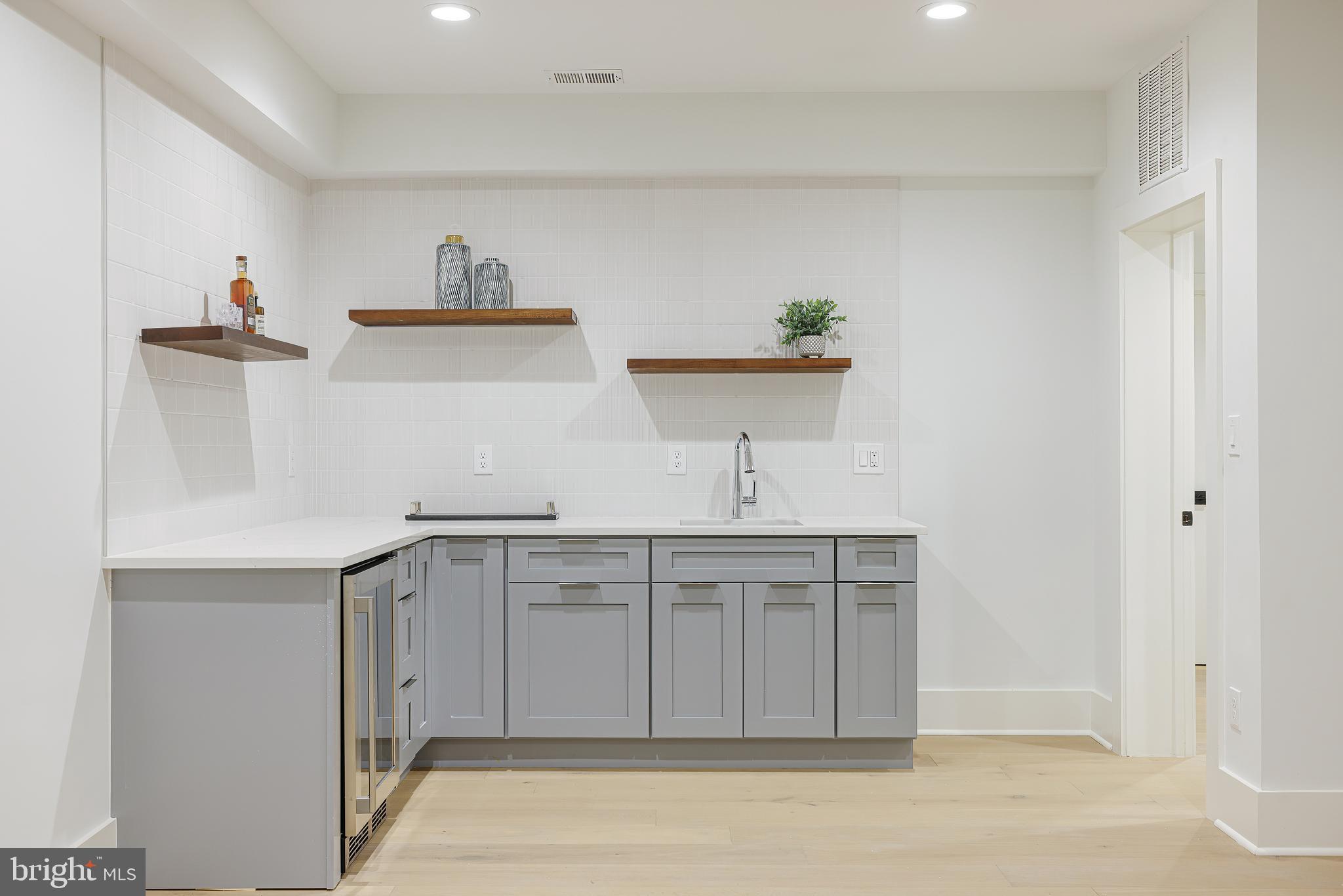 COURTLAND PARK - Residential