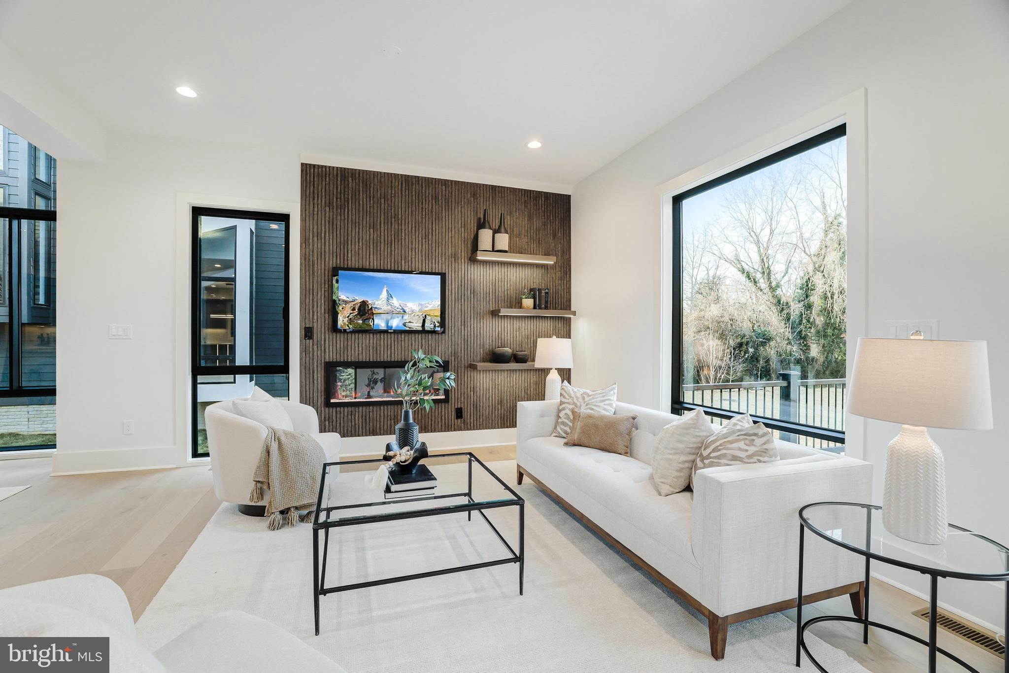 COURTLAND PARK - Residential