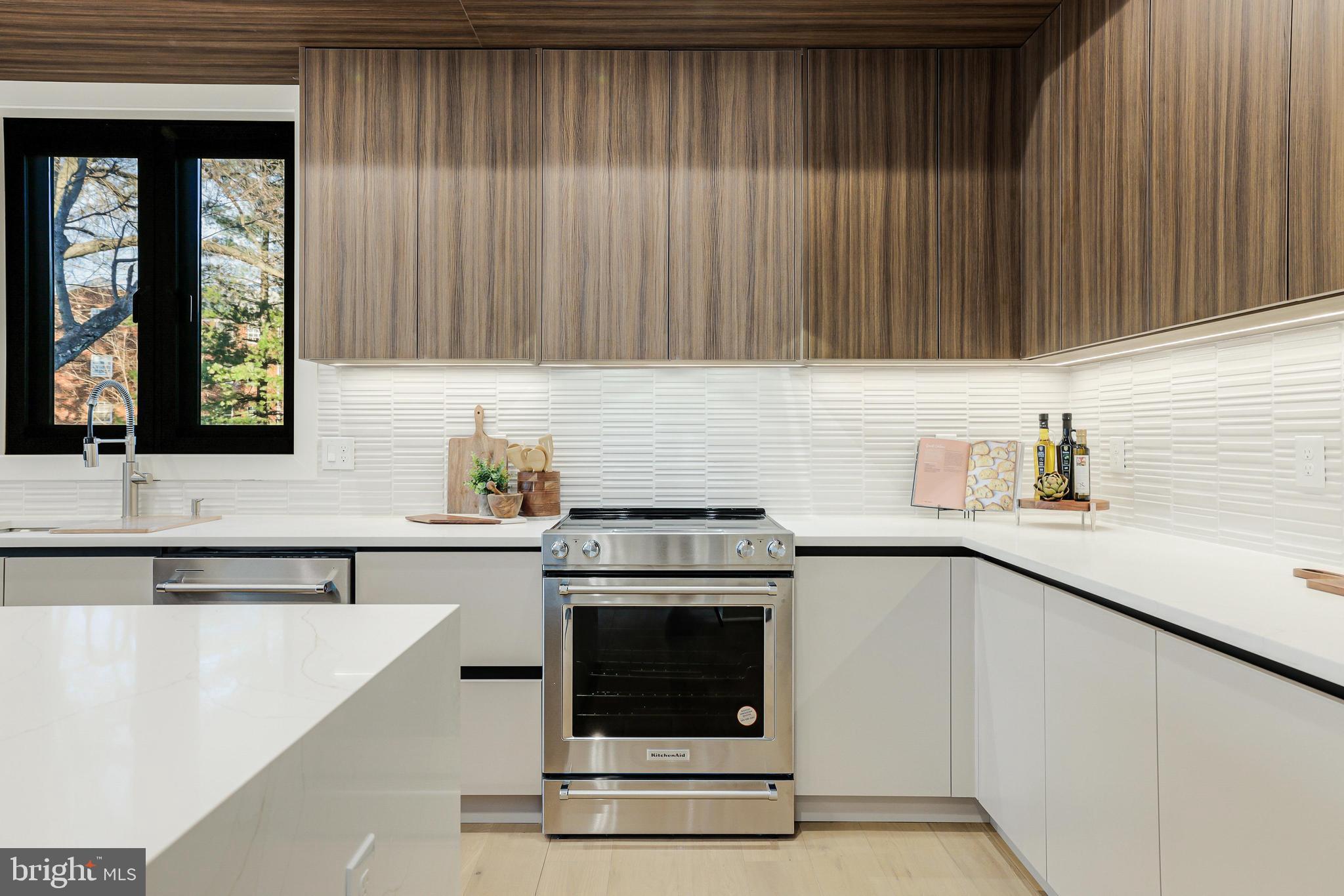 COURTLAND PARK - Residential