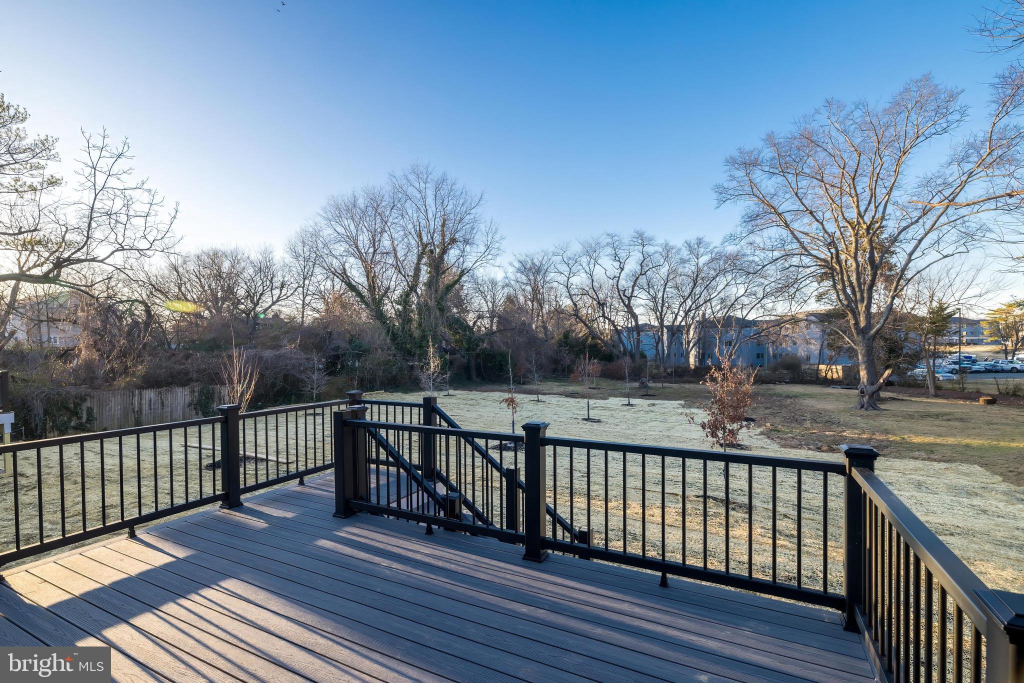 COURTLAND PARK - Residential