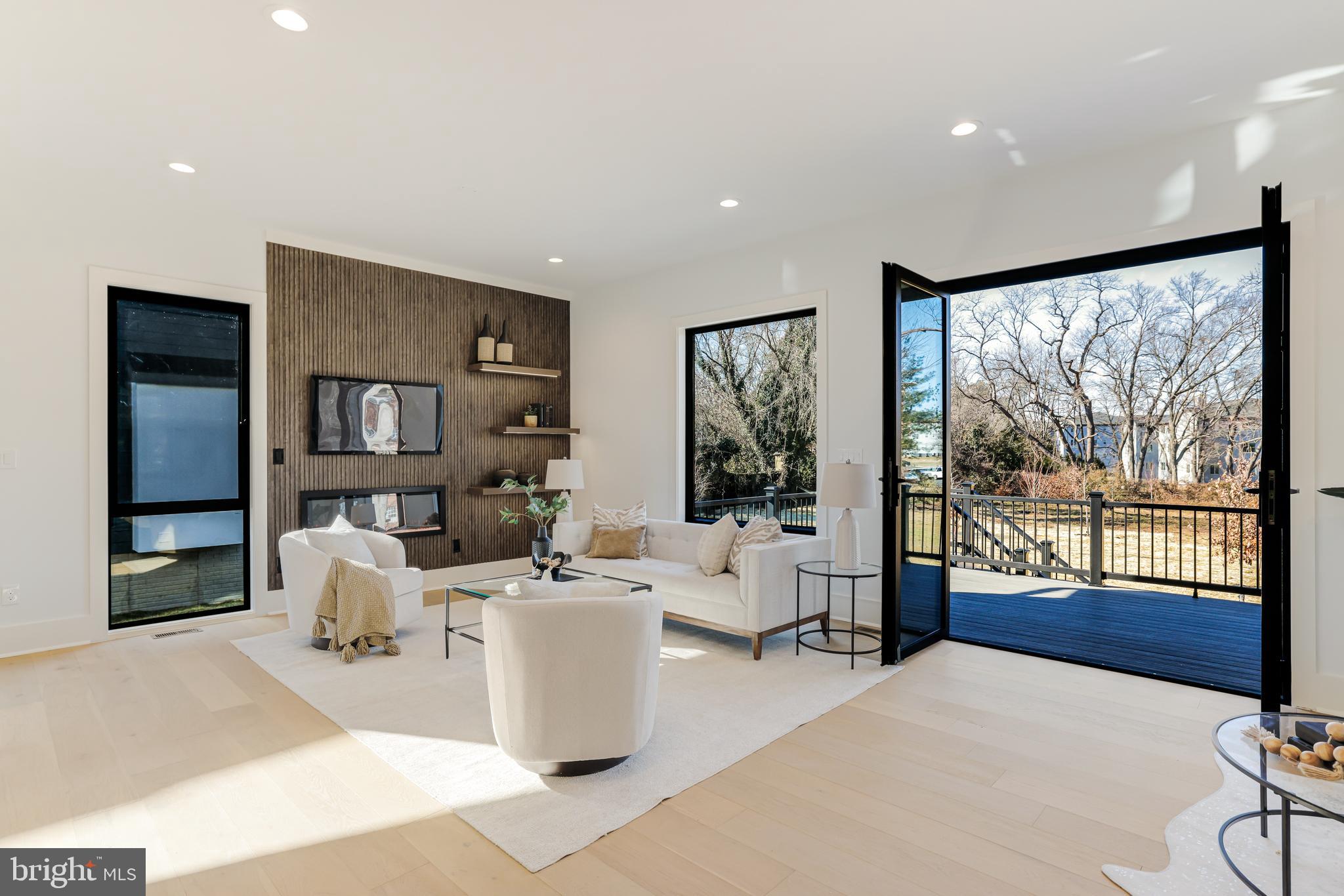 COURTLAND PARK - Residential