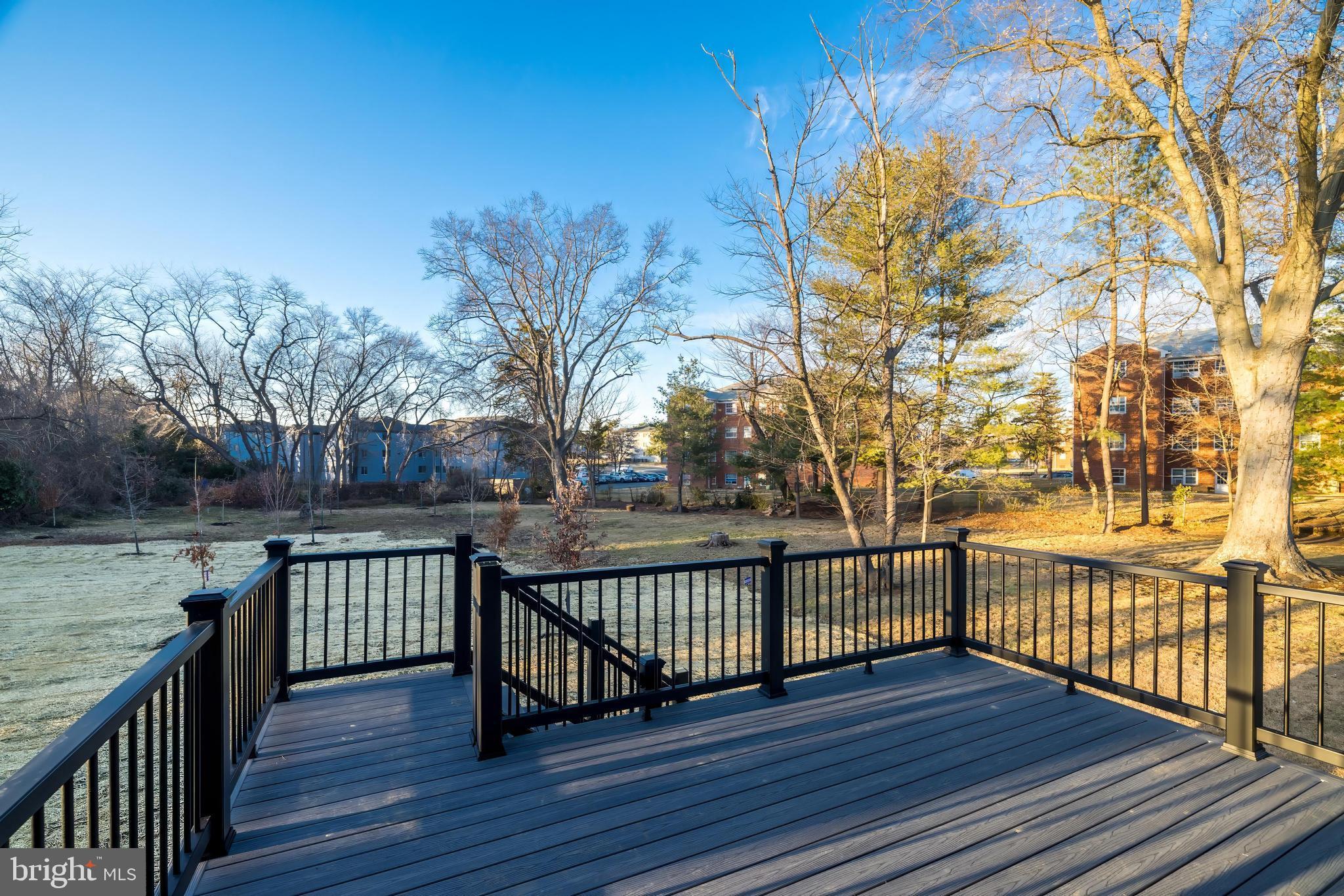 COURTLAND PARK - Residential