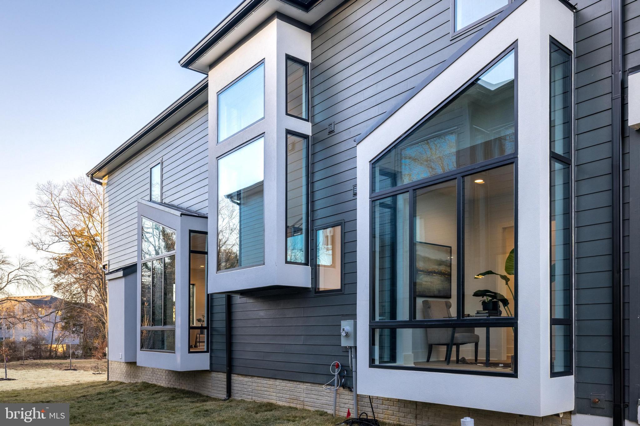 COURTLAND PARK - Residential