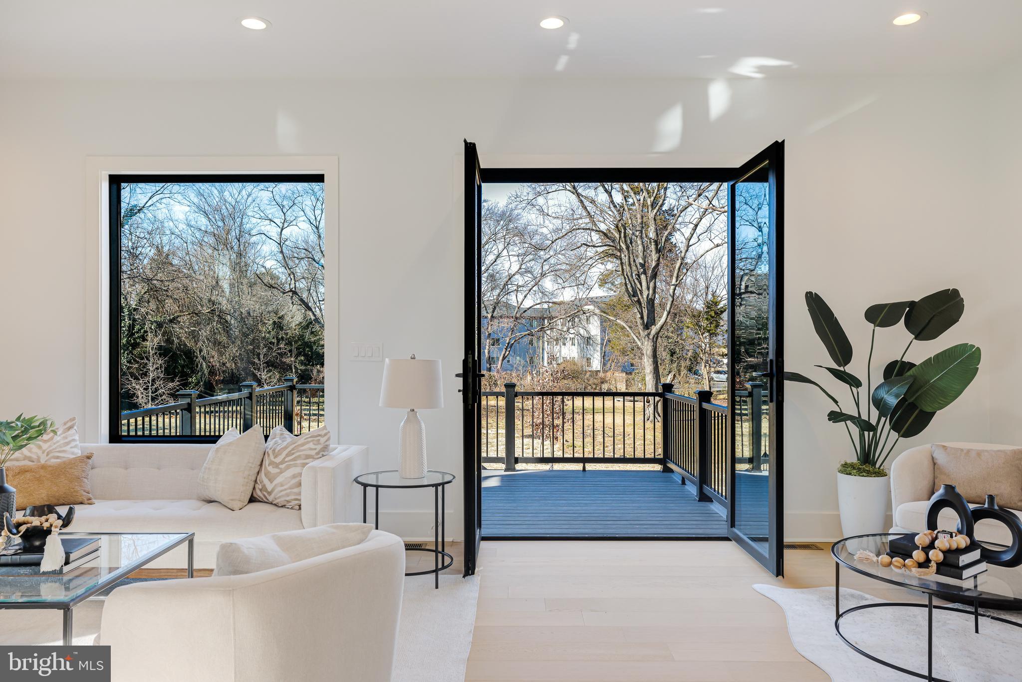 COURTLAND PARK - Residential