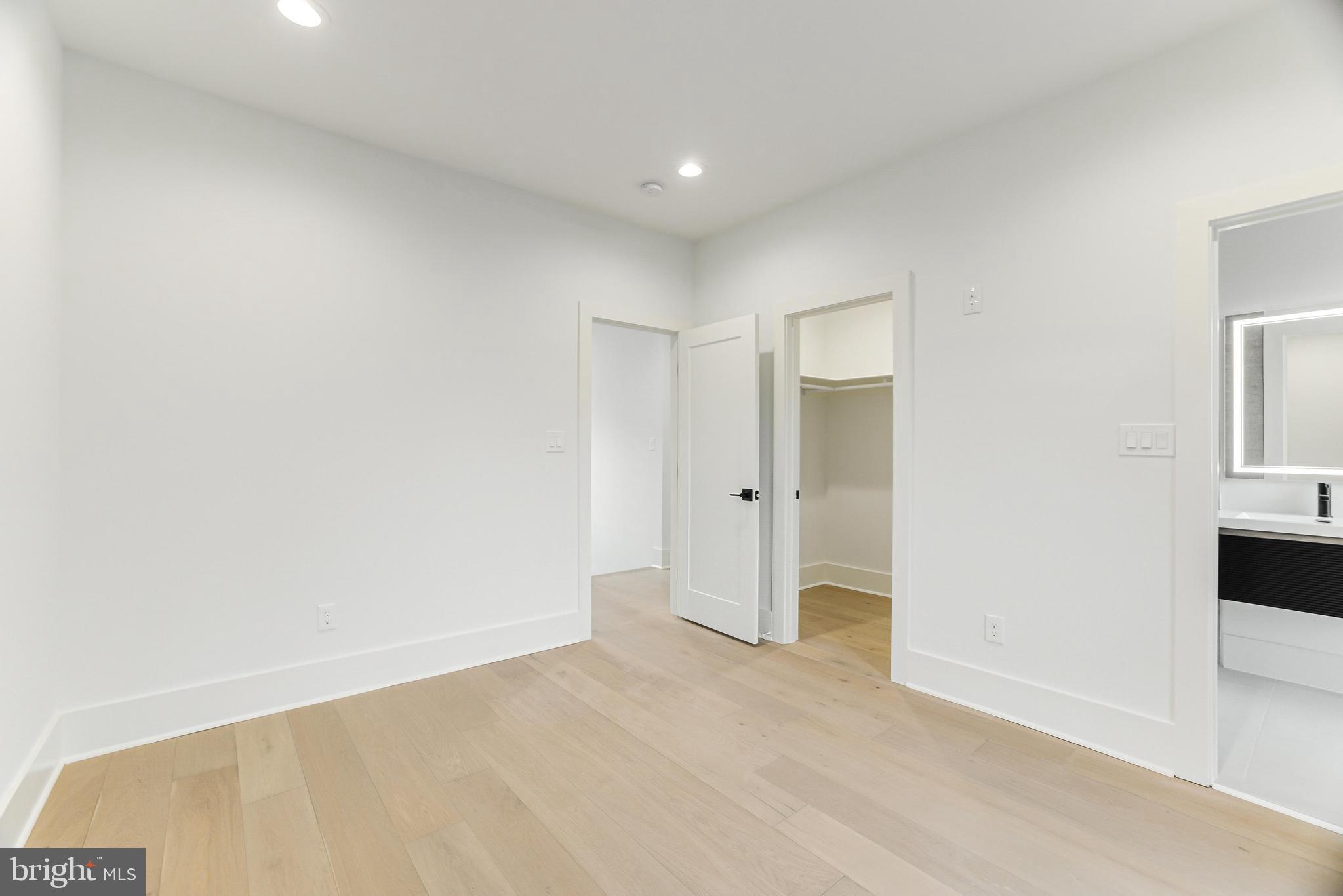 COURTLAND PARK - Residential