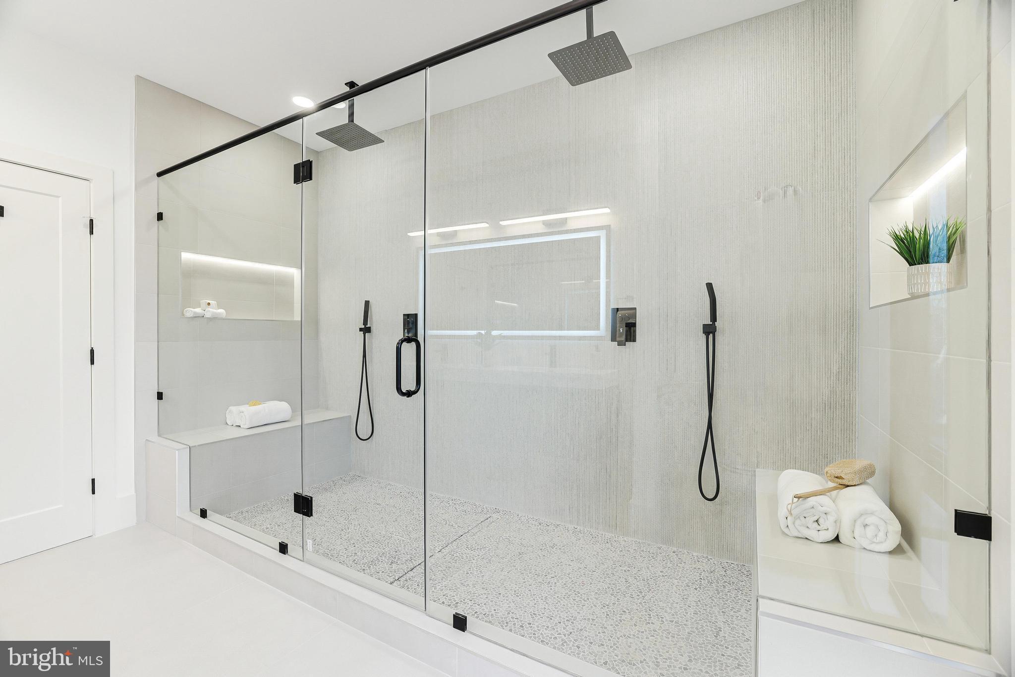 COURTLAND PARK - Residential