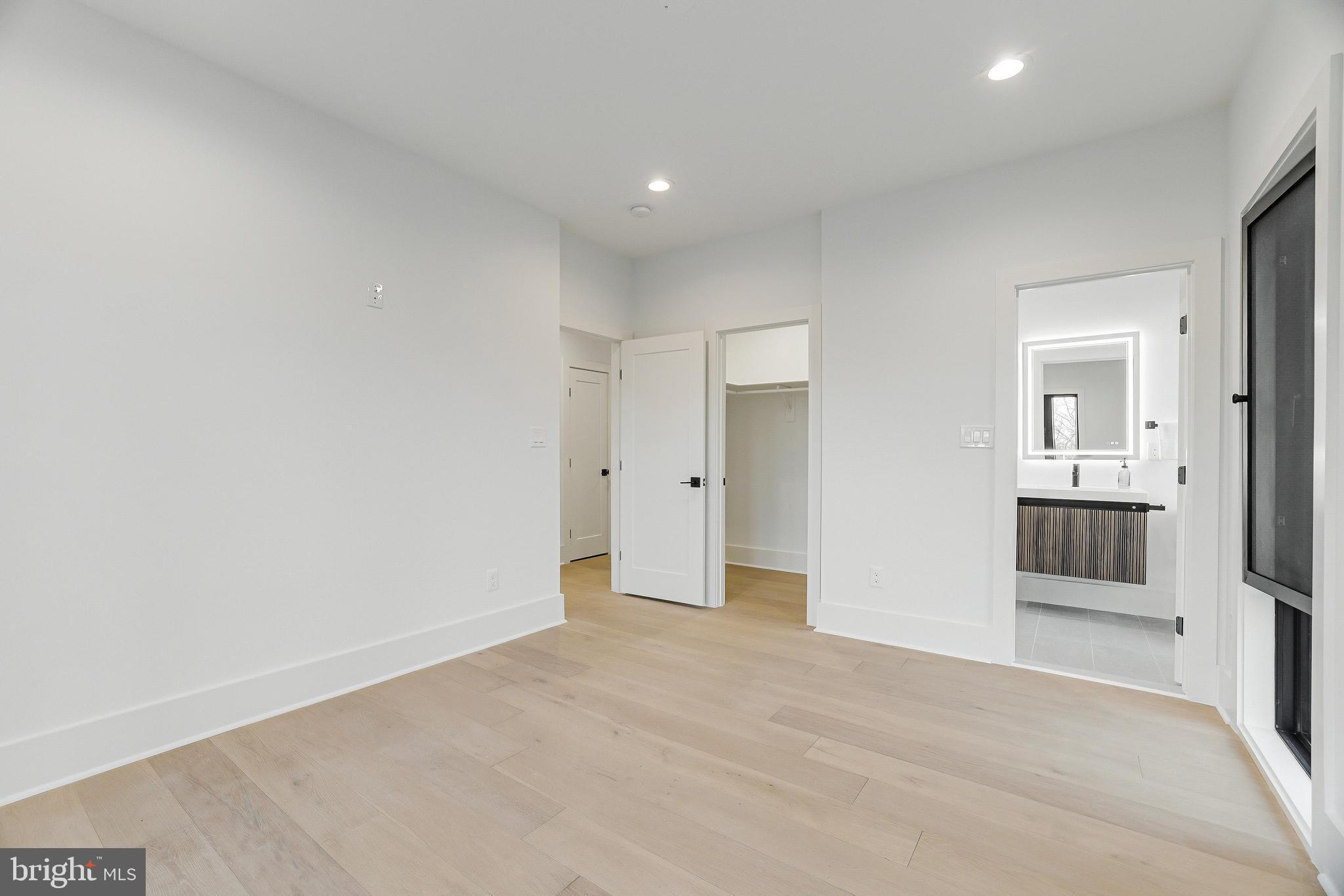 COURTLAND PARK - Residential