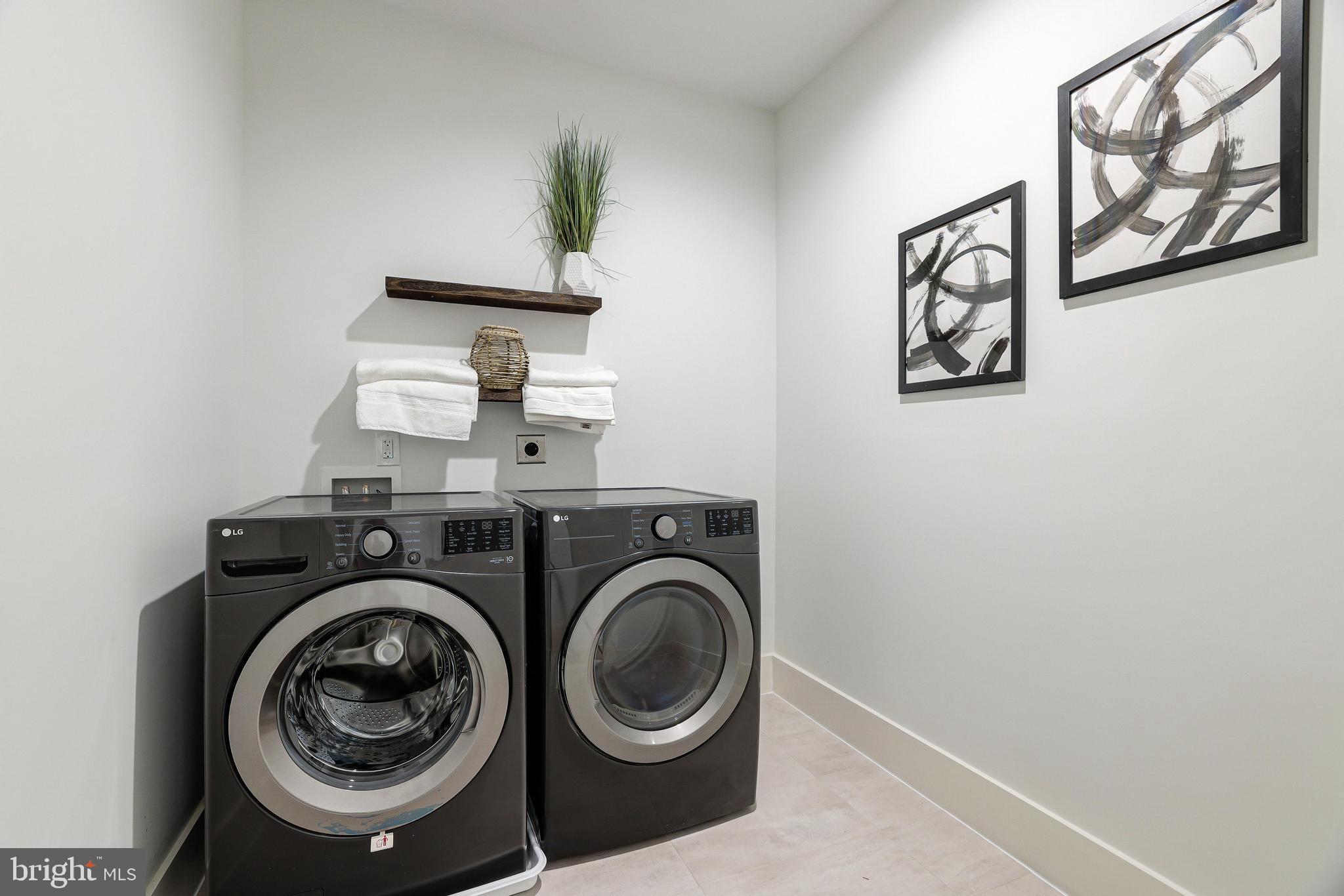 COURTLAND PARK - Residential