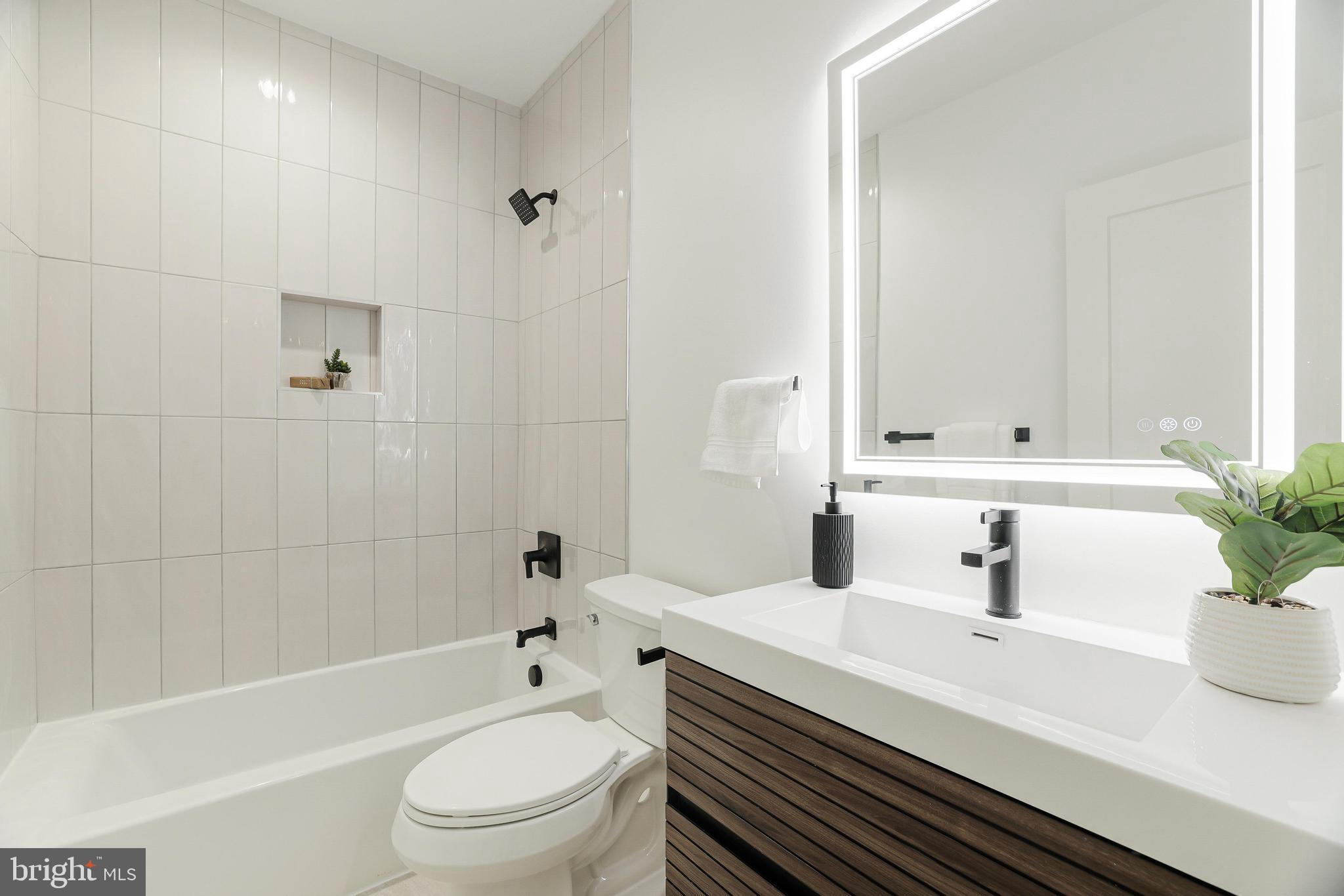 COURTLAND PARK - Residential