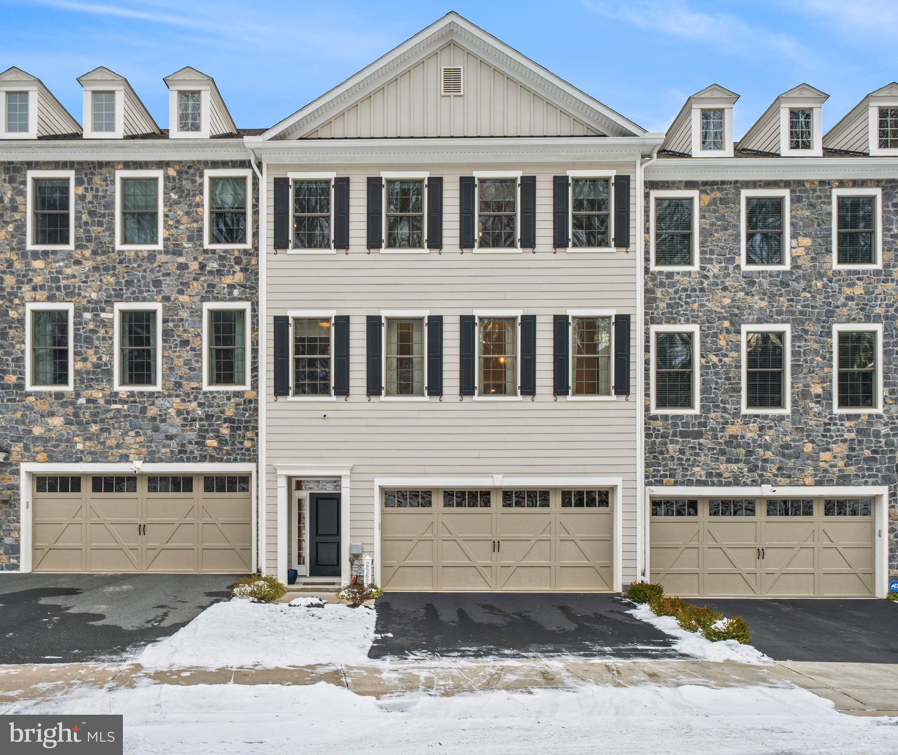 ROCKFORD FALLS - Residential